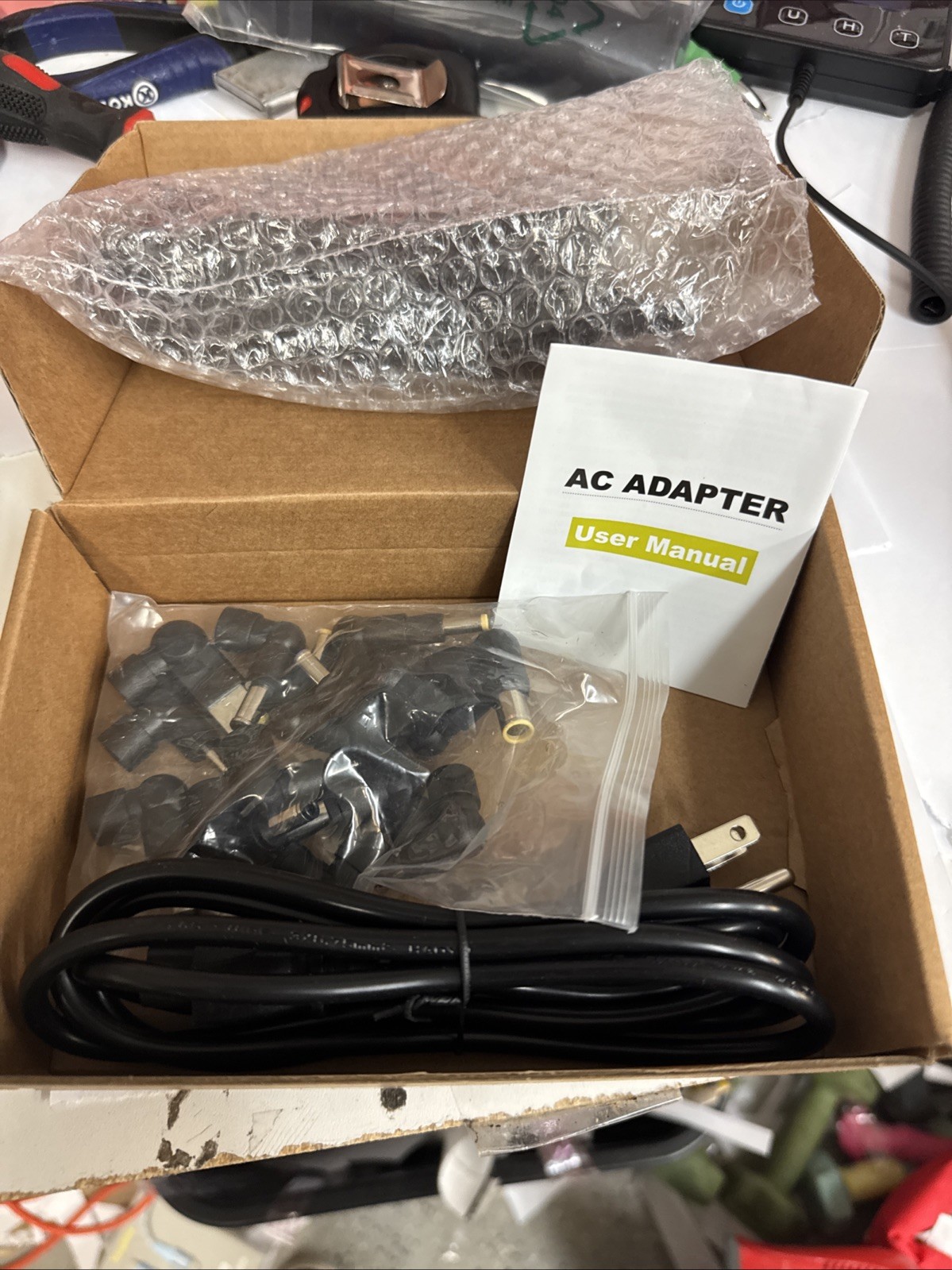 Universal AC Adapter With Multiple Adapters 