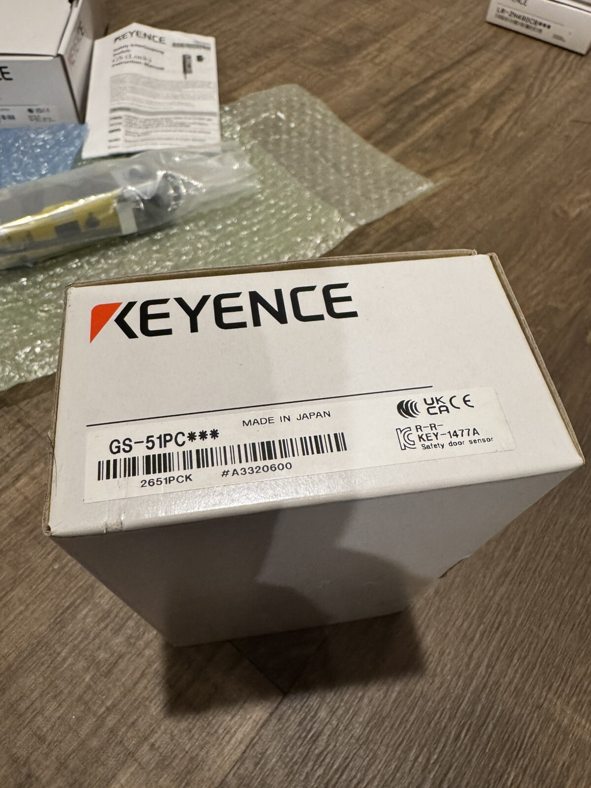 ONE NEW KEYENCE GS-51PC