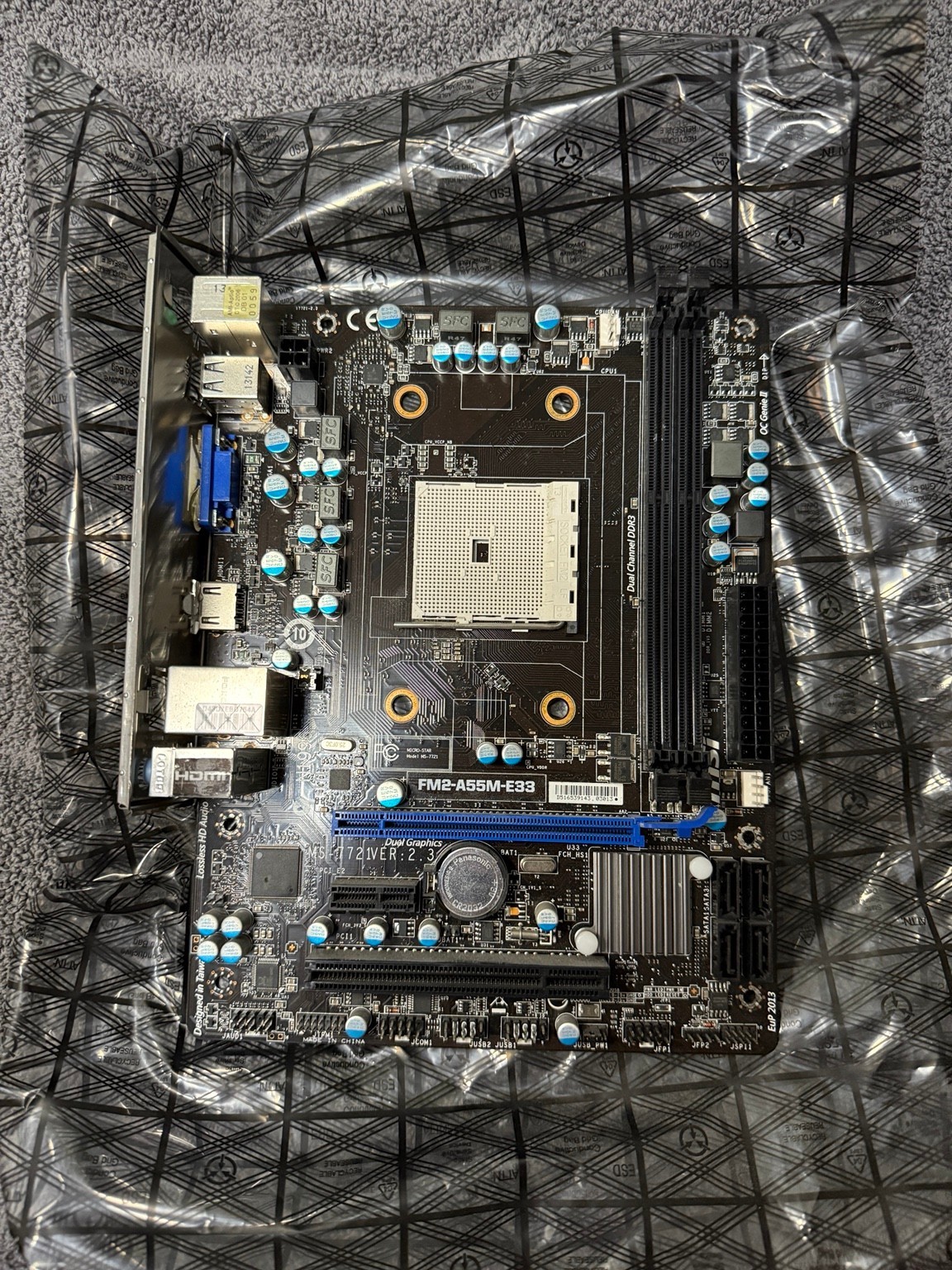MSI FM2-A55M-E33 MS-7721 Ver 2.3 FM2 mATX Motherboard w/ I/O Shield Untested