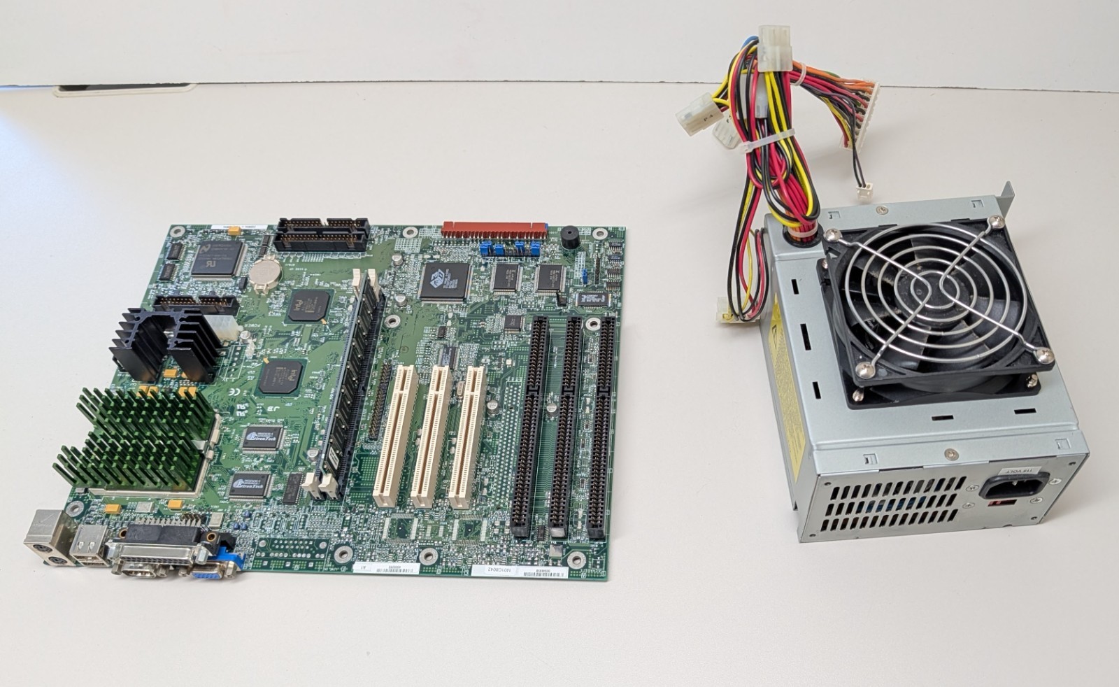 Gateway 2000 Intel Desktop Motherboard Intel 200Mhz Pentium 32Mb RAM AS-IS READ