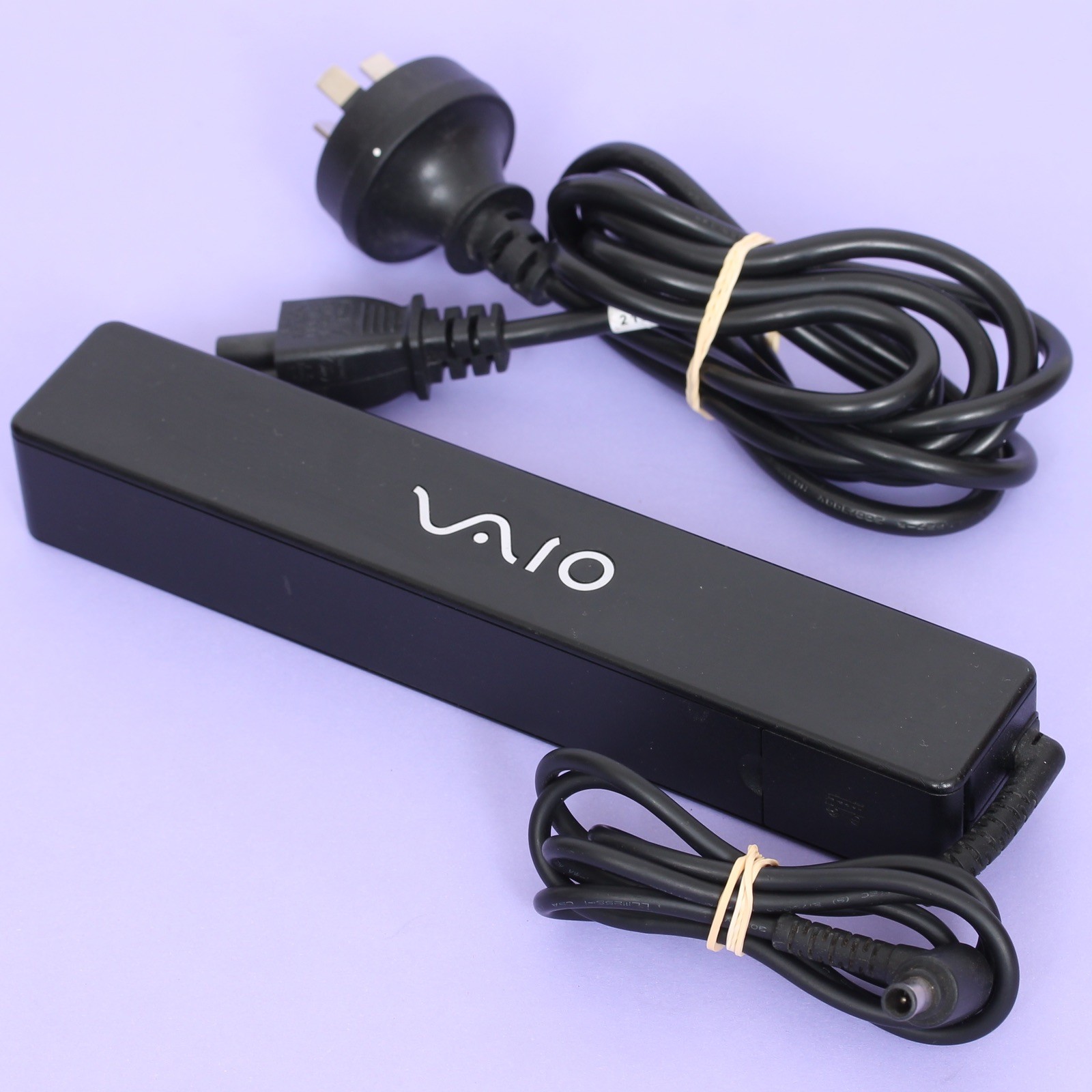 Genuine Sony VAIO Power Adapter Charger PSU 19.5V 4.74A 90W VGP-AC19V51 ADP-90KD