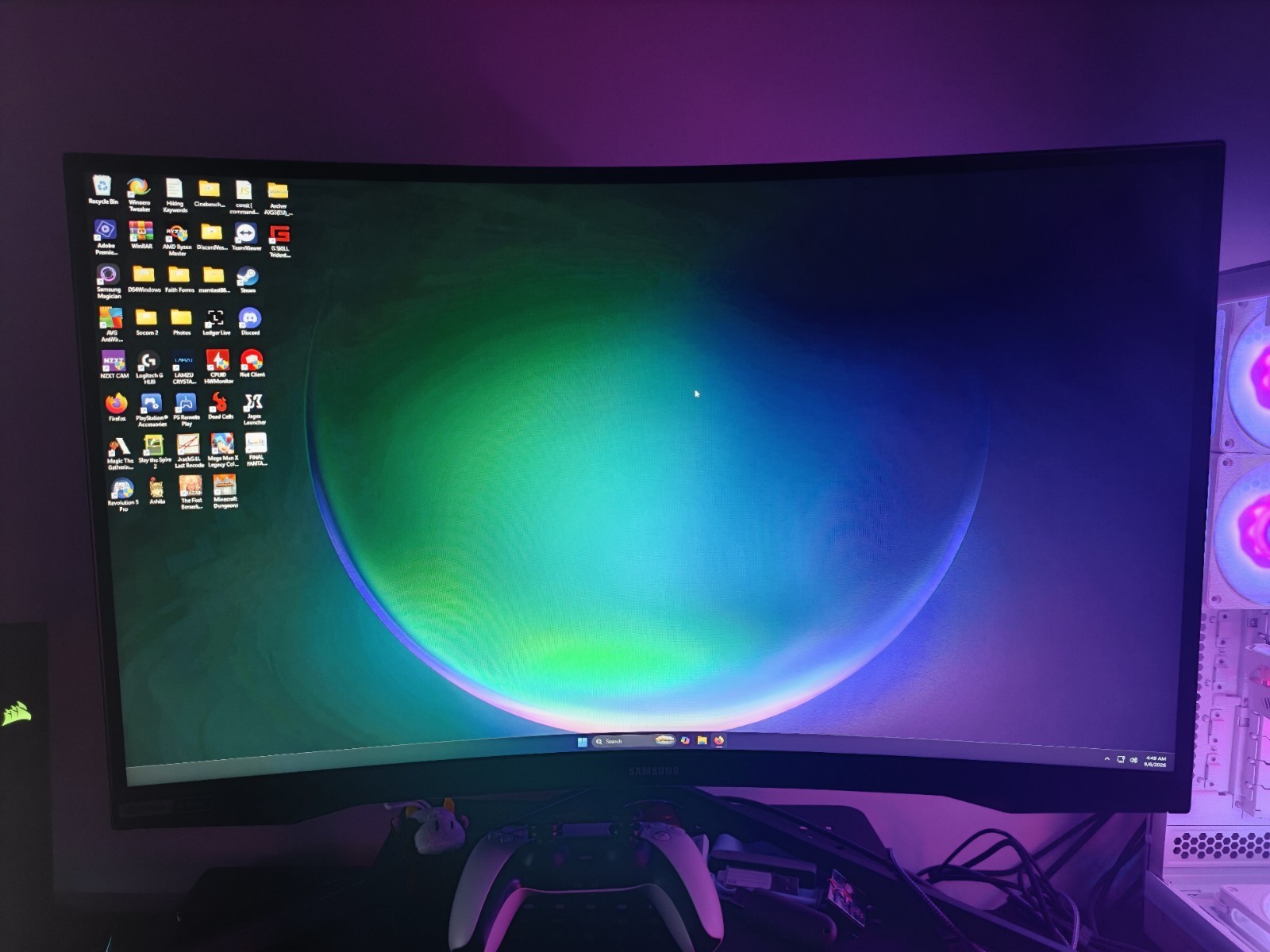 Samsung Odyssey G7 240Hz 1ms Curved Gaming Monitor LC27G75TQSNXZA