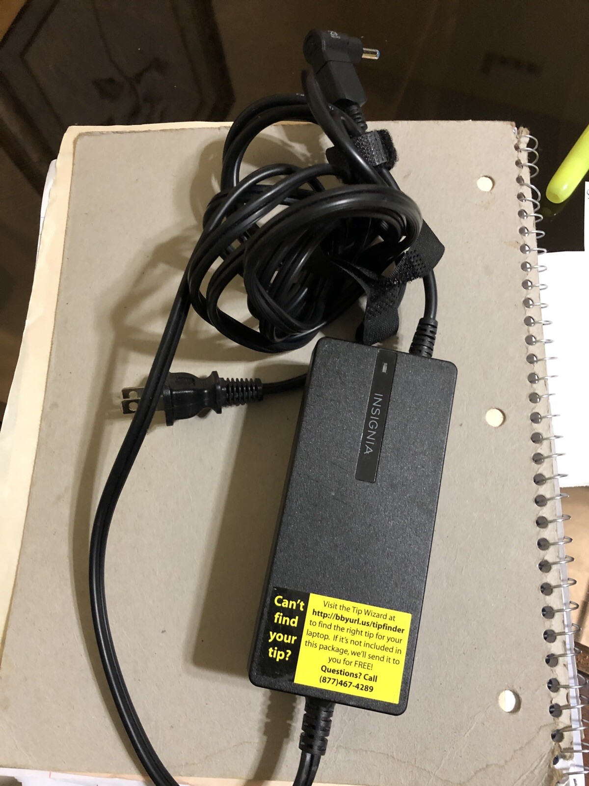 INSIGNIA NS-PWLC591 INPUT:100/240V-2.5A OUTPUT:19V-4.74A 90W AC Adapter OEM
