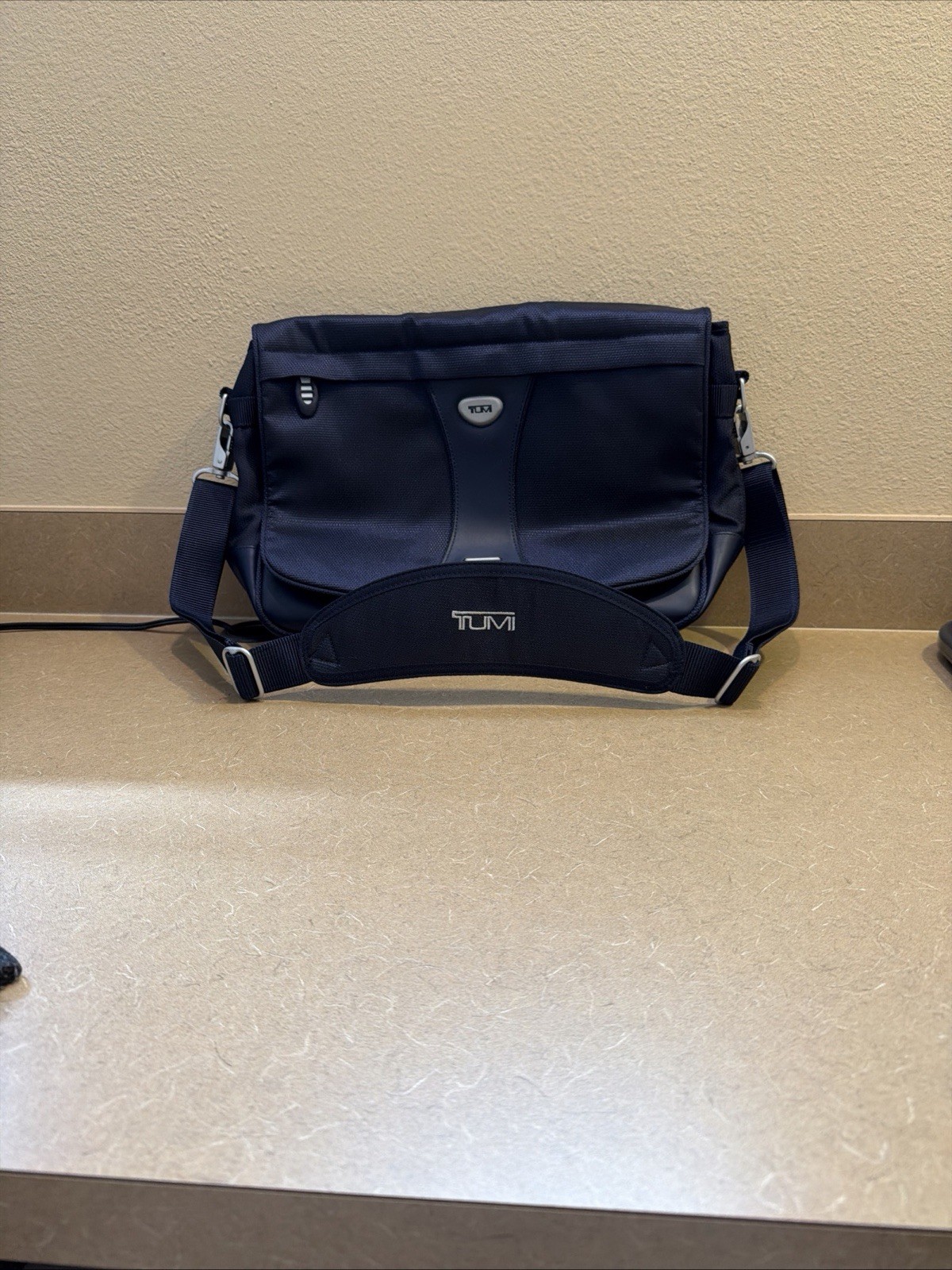 Tumi Navy Blue Nylon Laptop Computer Messenger Briefcase Bag with Strap
