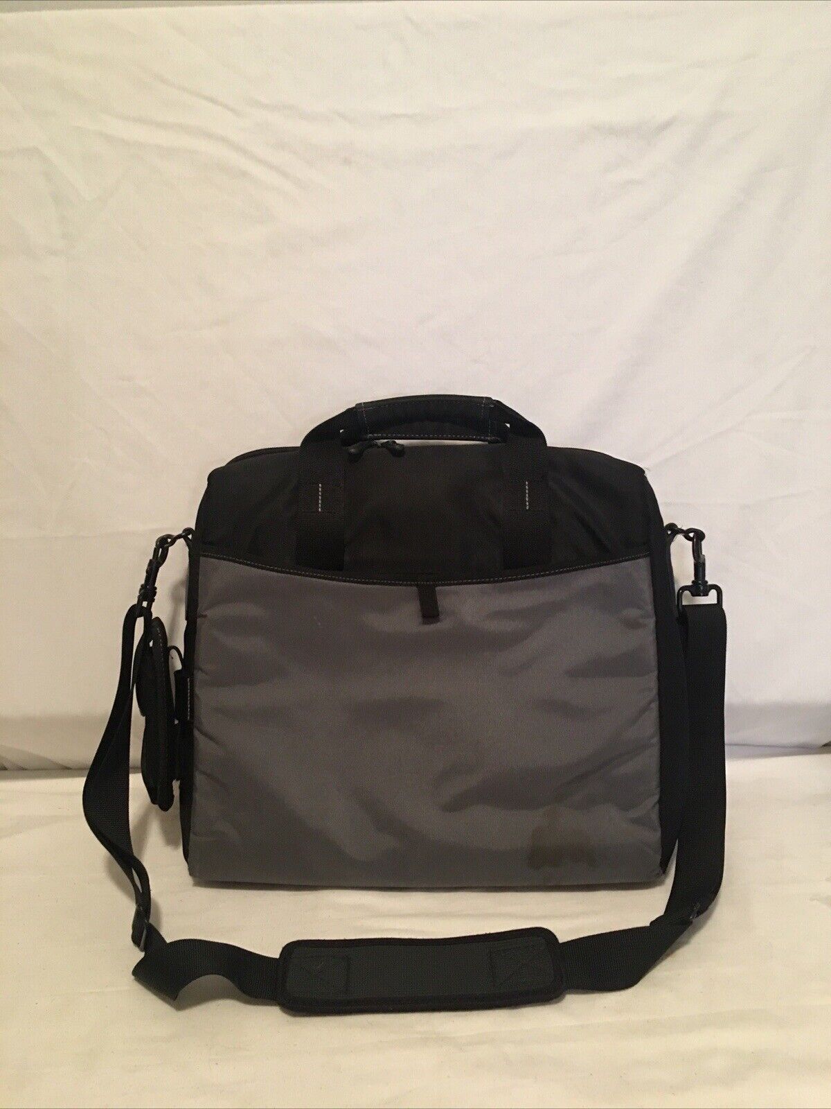 Laptop Targus Multiple Sections Carrying Case