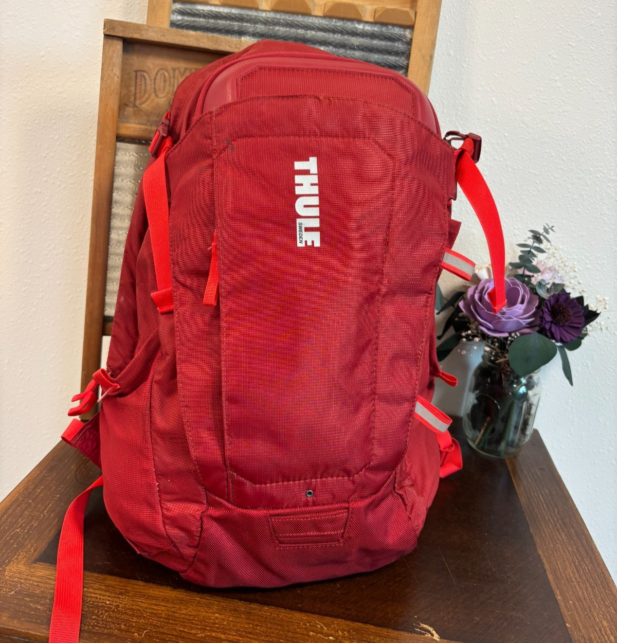 Thule EnRoute Triumph 2 21L Daypack Red Laptop Backpack 15" MacBook