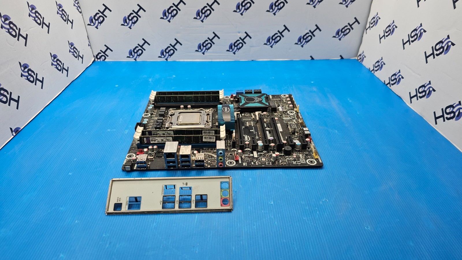 Intel DX79TO LGA2011 Extreme Series ATX Motherboard w/ CPU i7-3820 + RAM