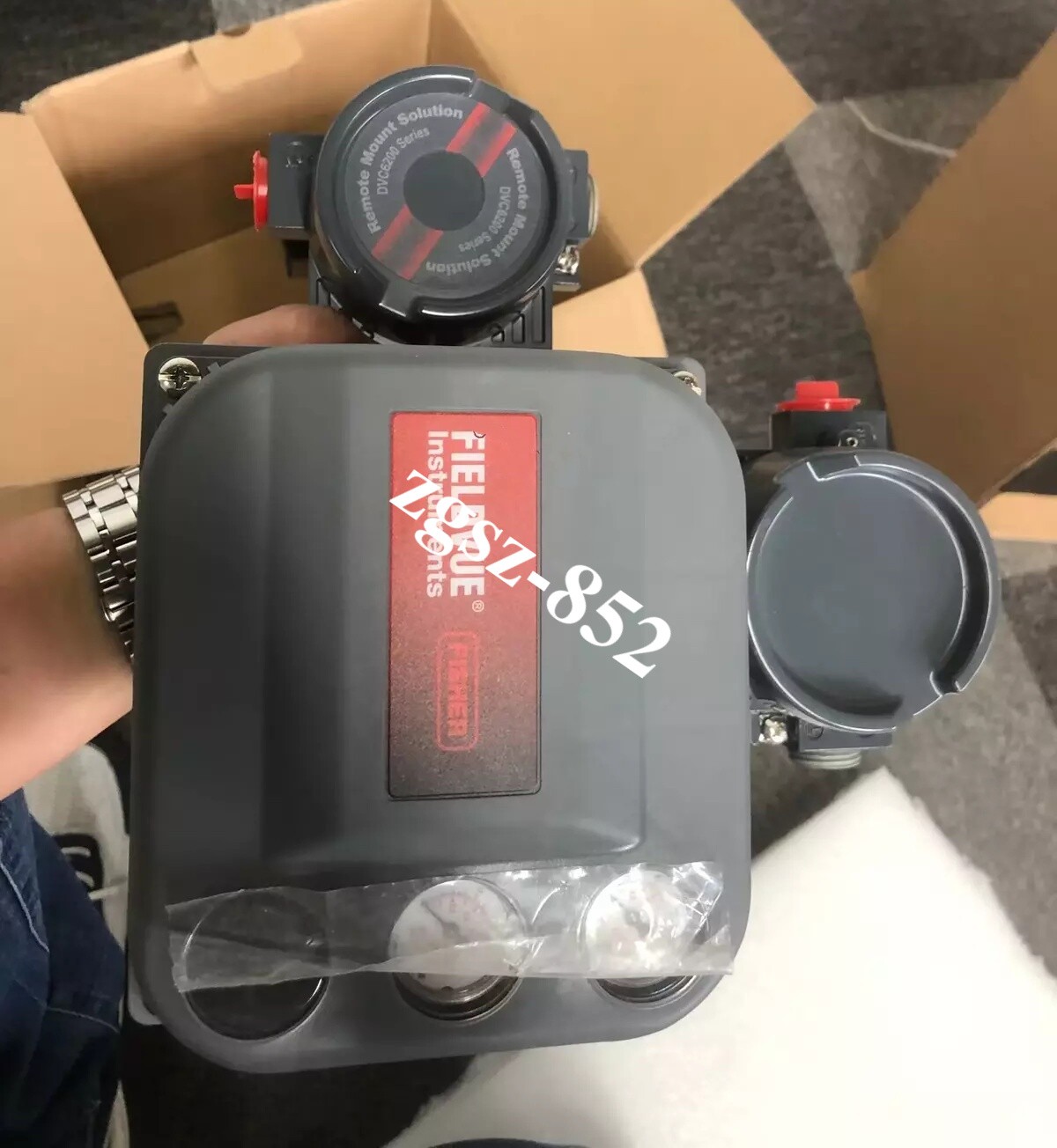 FISHER DVC6205+DVC6215 Positioner/Sensor New Fast Shipping FedEx or DHL