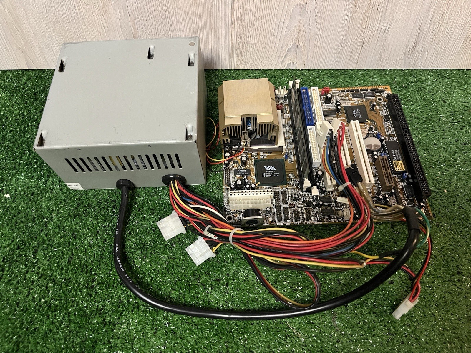 PCPartner MVP4BS7-947 Socket 7 AMD K6-2+ 500 64MB AT