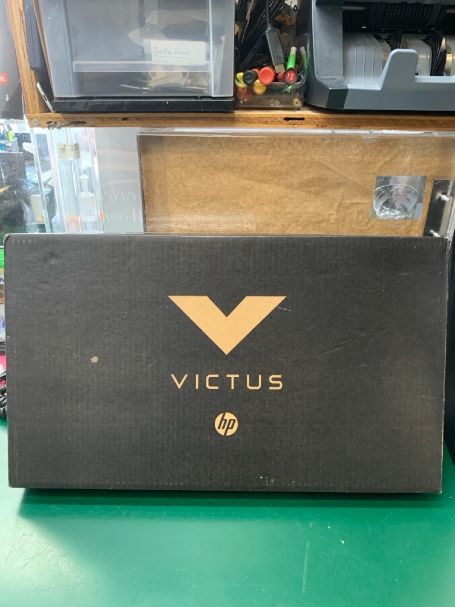 HP Victus 15-fa0025nr 15.6" FHD IPS Gaming Notebook - Intel Core i5- (E10052724)