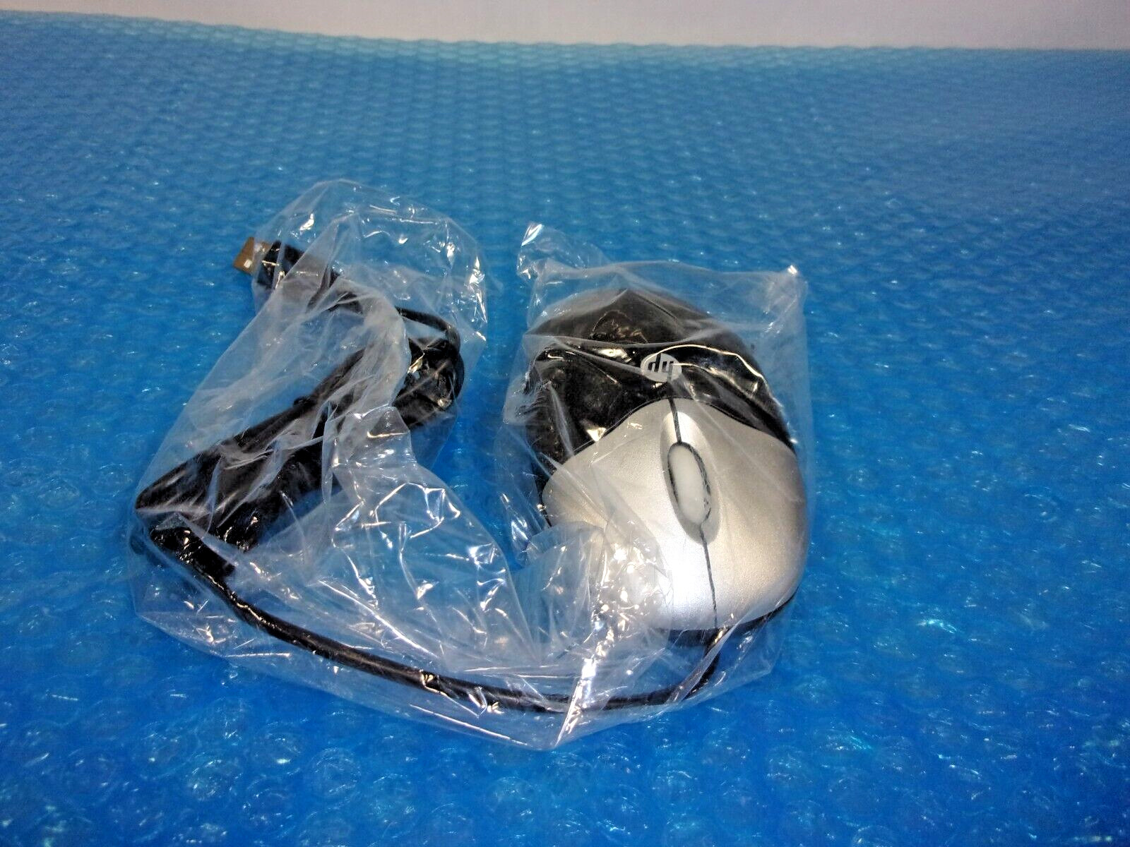 Genuine HP USB Optical Mouse 265986-011 Black Silver Wired 2 Button Scroll.