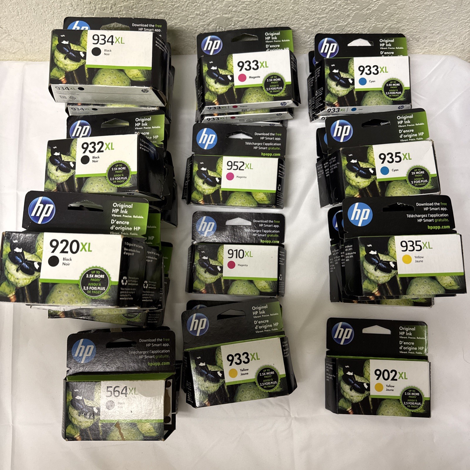 LOT OF 30 Genuine HP Ink Cartridges , Black, Cyan Magenta, & Yellow NEW SEALED