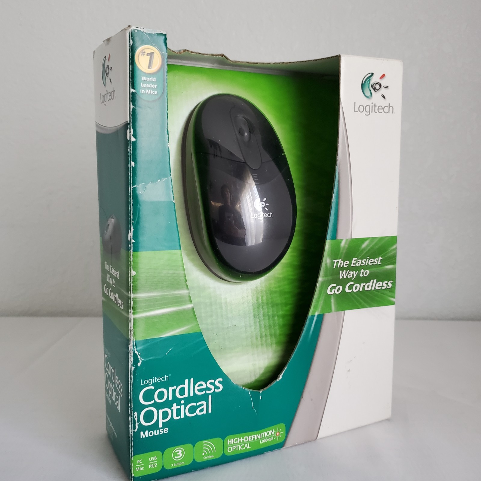 Logitech 3 Button Cordless Optical Mouse 910-000132 PC/Mac Open Box