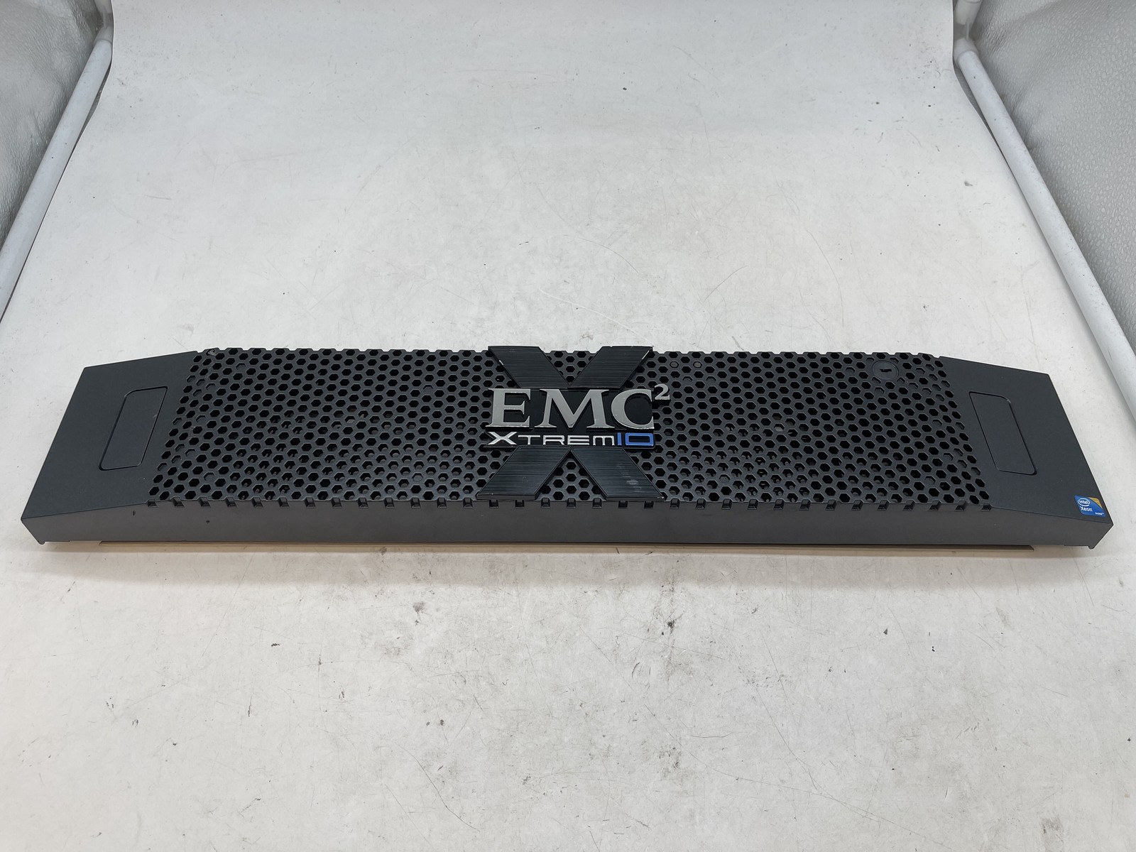 EMC XtremIO 2U Front Bezel Faceplate 100-586-303 Rev 03 - Free S/H