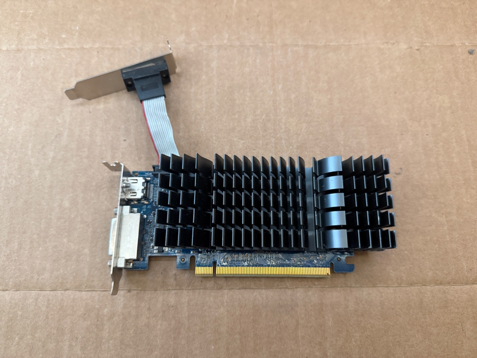 ASUS GeForce GT 610 GT610-2GD3-CSM /2GB, DDR3, PCI-Express 2.0 HDMI DVI VGA