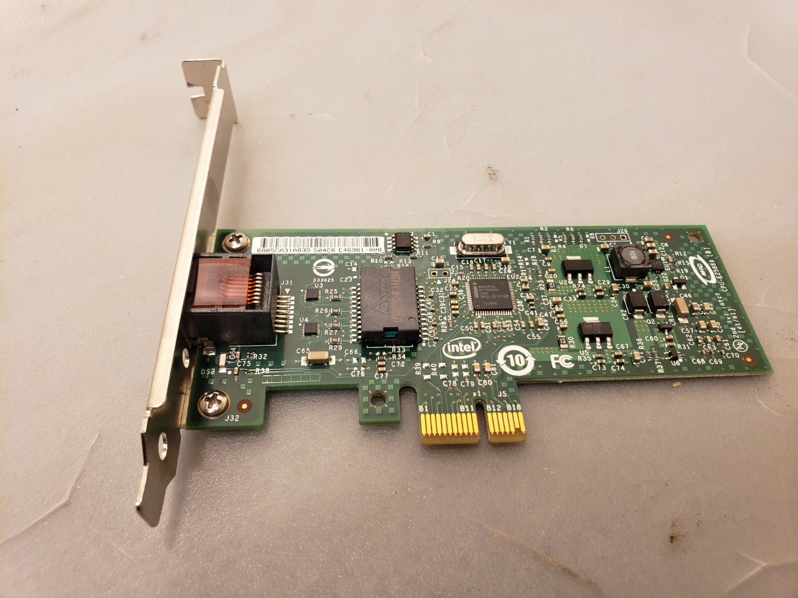 Intel EXPI9301CTBLK Gigabit CT 1 Port Internal Desktop Network Adapter Card