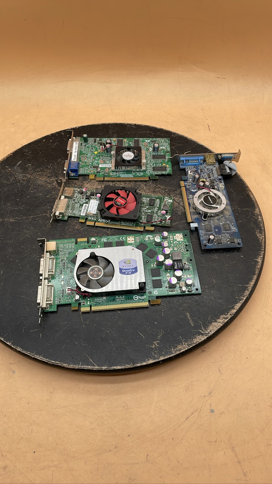 Advance Micro C264 Gigabyte GV-N84S-512I Quadro FX1400 & FireGL V3100 Lot of 4