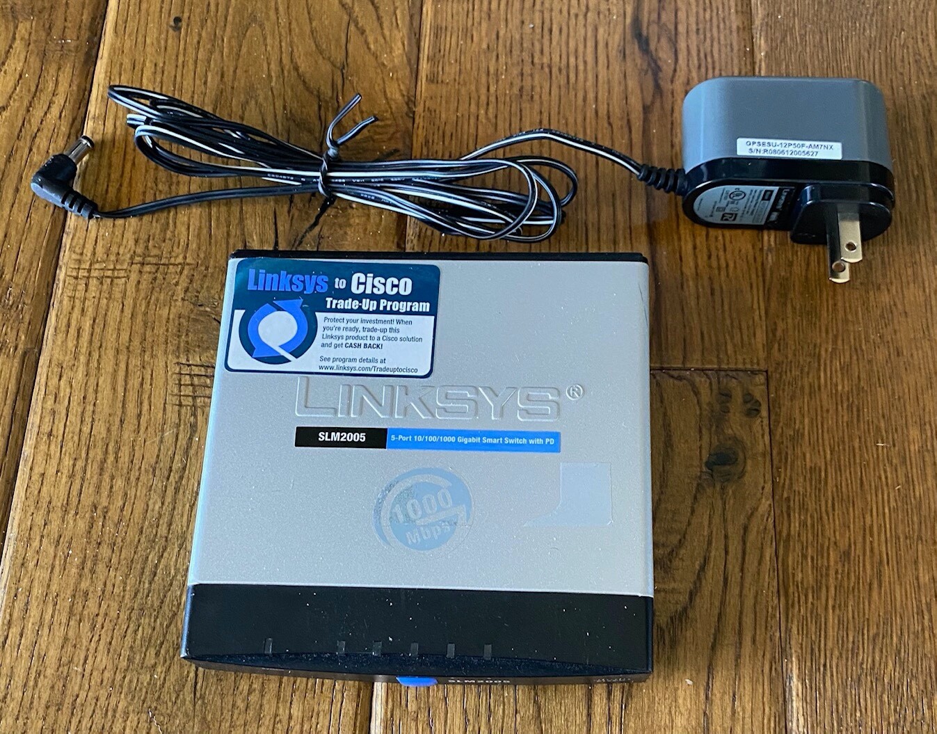 Cisco LINKSYS Business Series SLM2005 5-Port 10-100-1000 Smart Switch With PD