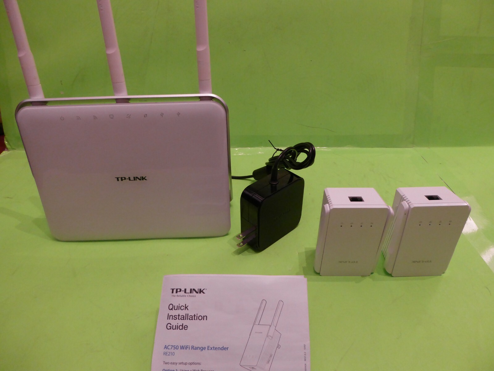 TP-LINK Archer C9 Wireless AC1900 Gigabit Router with 2 AC750 Range Extender WOW