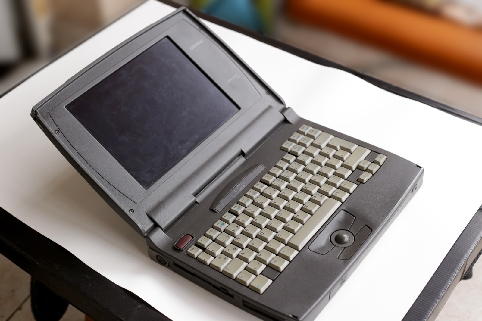 Compaq Contura 410 (Monochrome) Vintage Laptop For Parts/Repair/Y2K Prop/ Retro