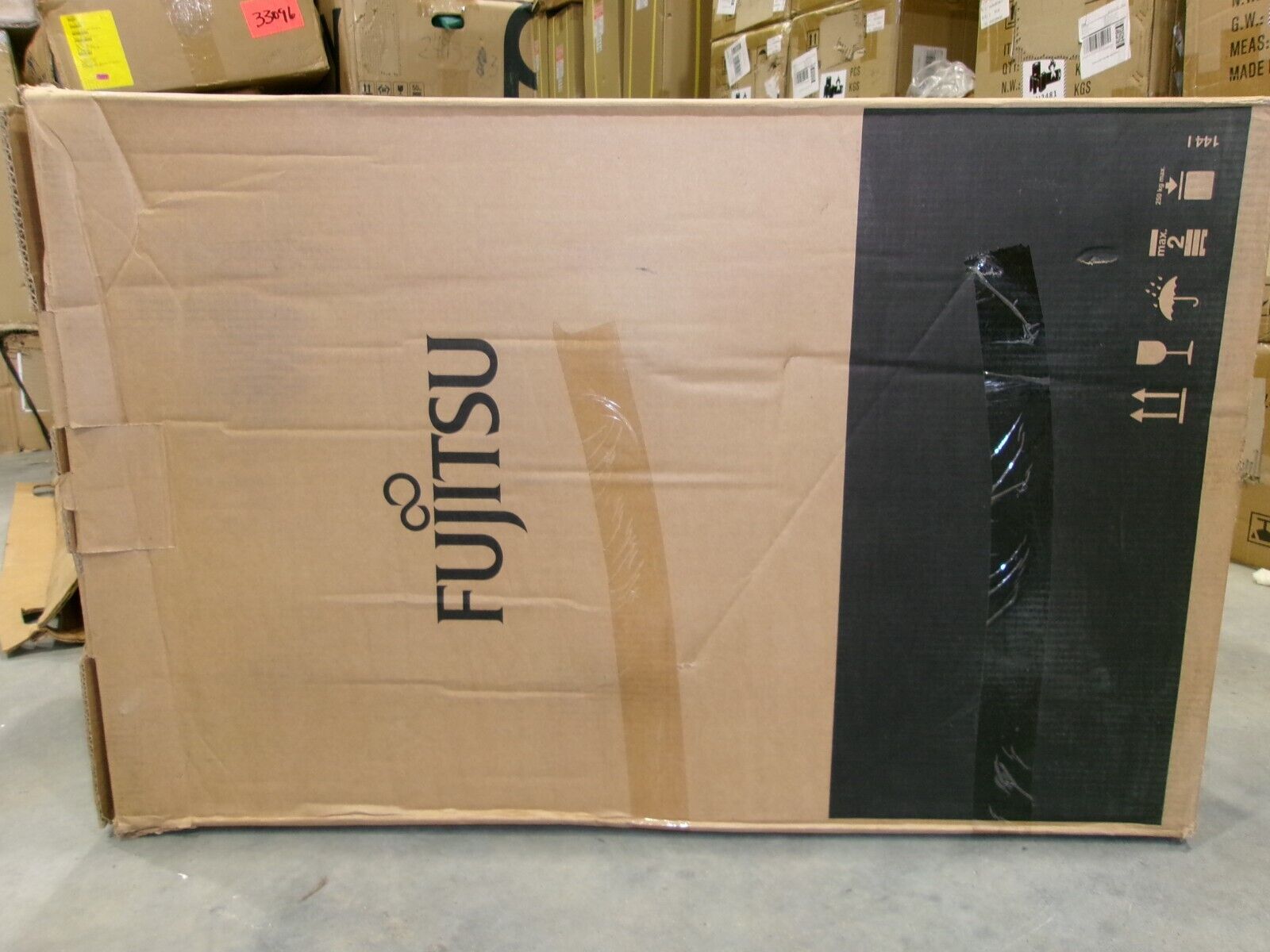 FUJITSU Primergy RX1330 M4 Server in Box