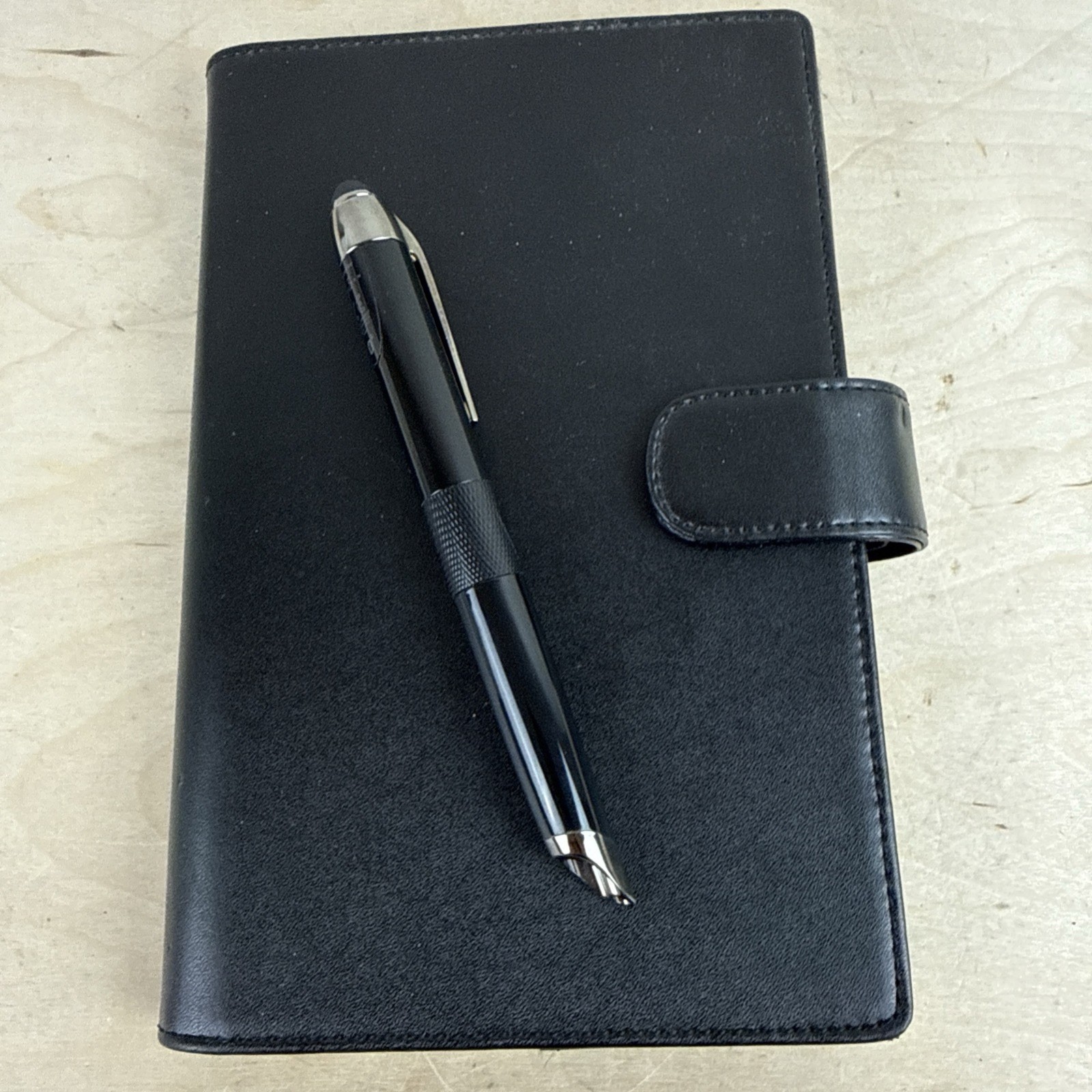 Livescribe 3 Smartpen V1110 Black Bluetooth Digital Smart Pen Untested w/Journal