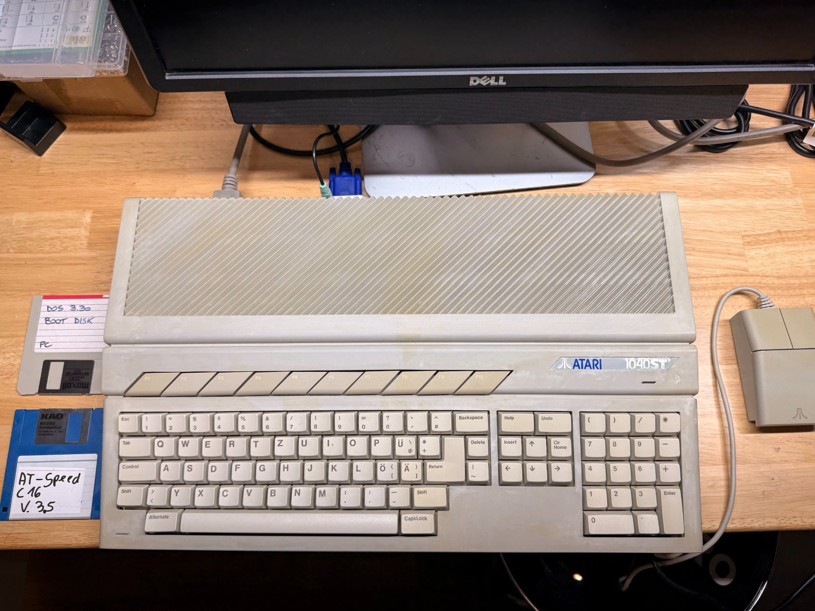 Atari 1040 ST F (from Germany) with AT-Speed C16 Rev.2 and mouse