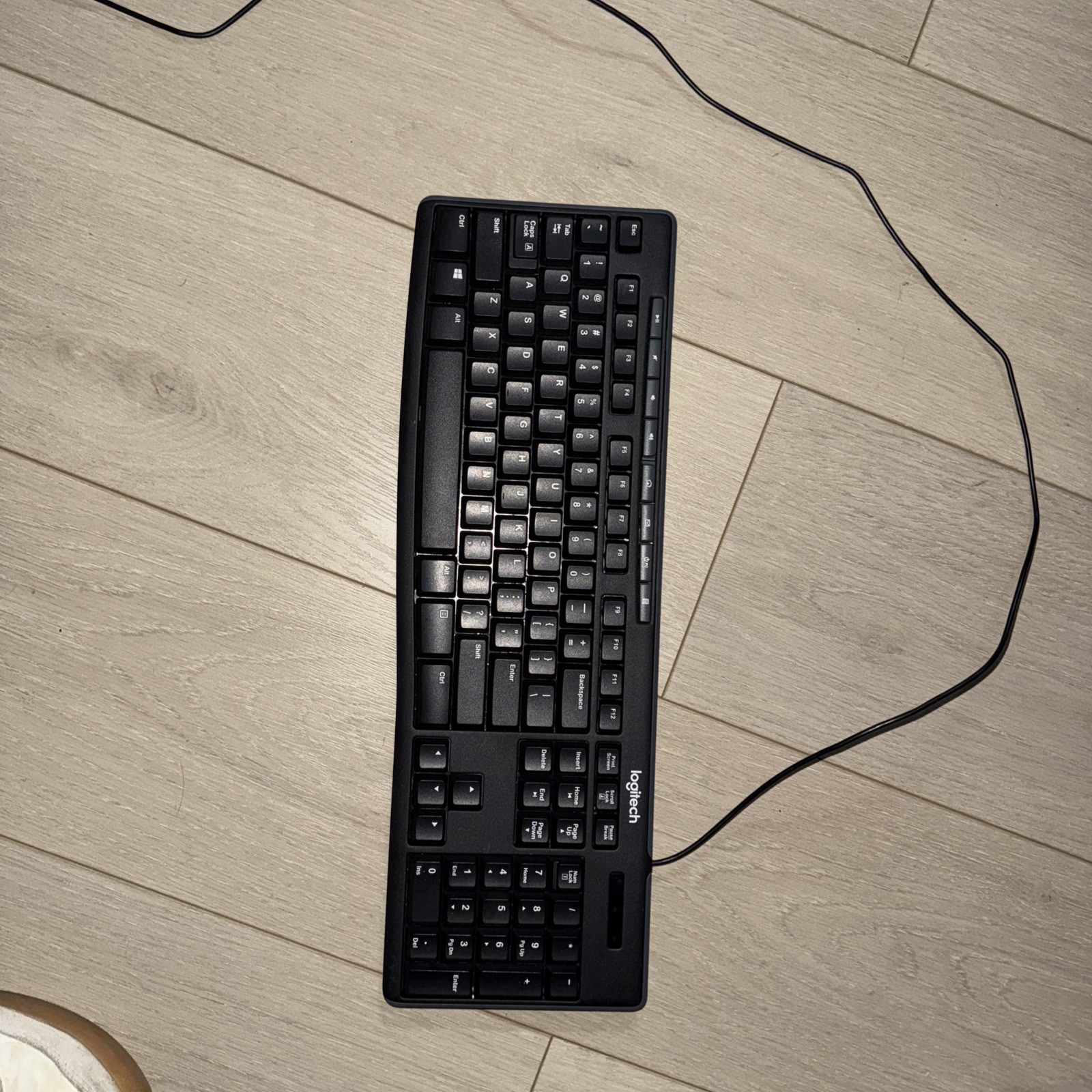 Logitech K-200 USB keyboard
