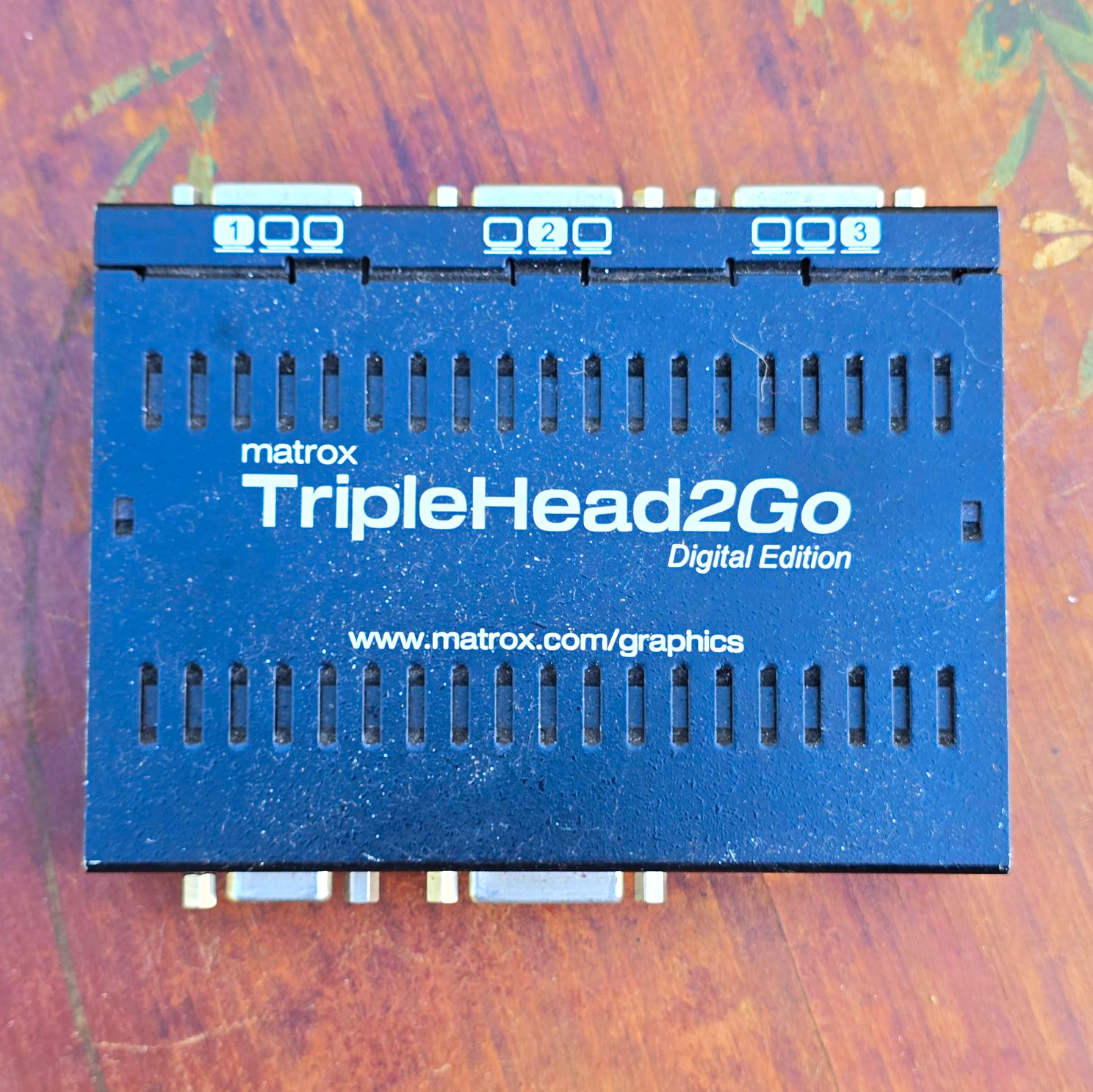 Matrox TripleHead2Go Digital Edition Multi-Monitor Adapter DVI VGA