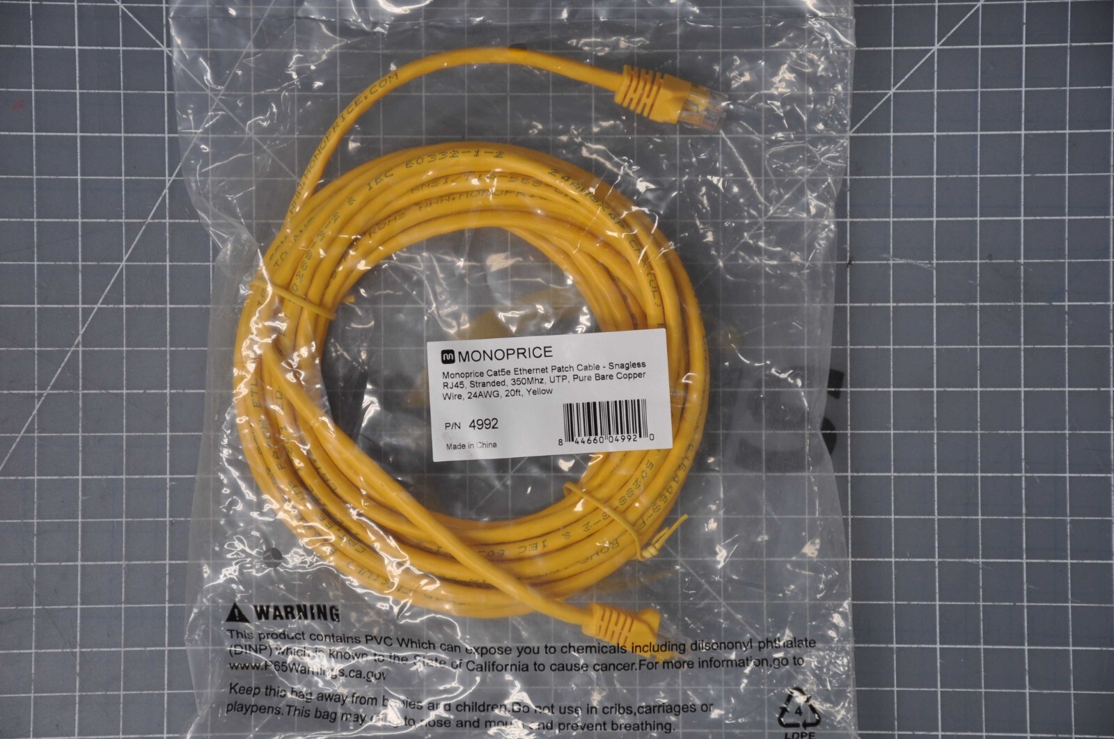 New MONOPRICE CAT5e RJ45 Ethernet Patch Cable 4992