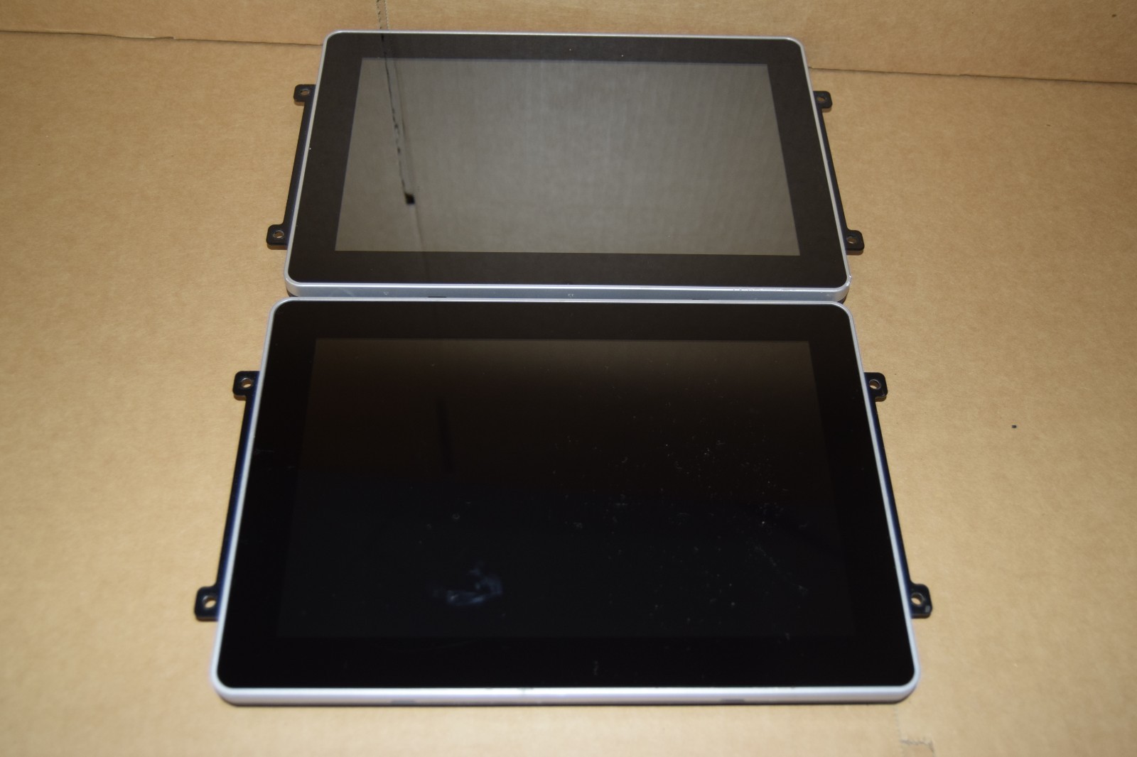 2 DOLBY VOICE Mimo UM-1080C USB TOUCH MONITORS Screens
