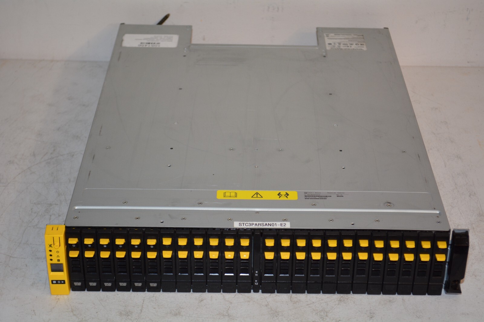 ^ HP (HPE) 3PARA-ST1111 2U 24-Bay 2.5" SAS Storage Array (No HDs) #W4833
