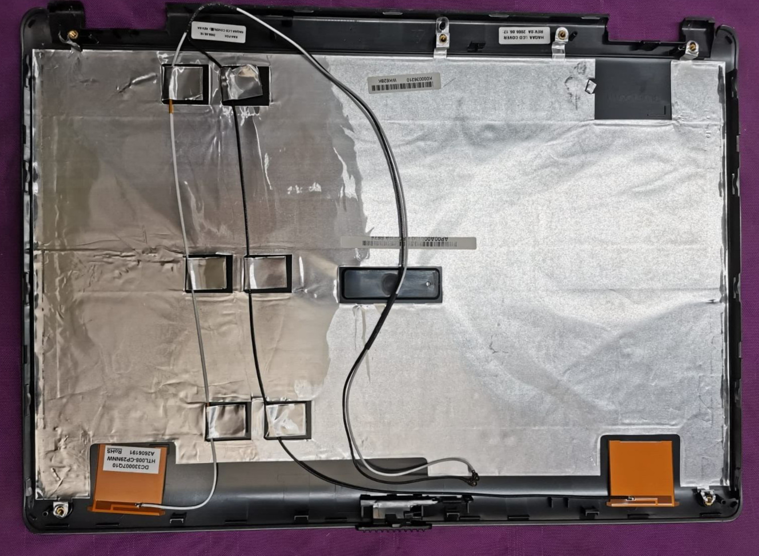 Toshiba Satellite M105 LCD Back Cover Lid w/ Wifi Antena K000036210