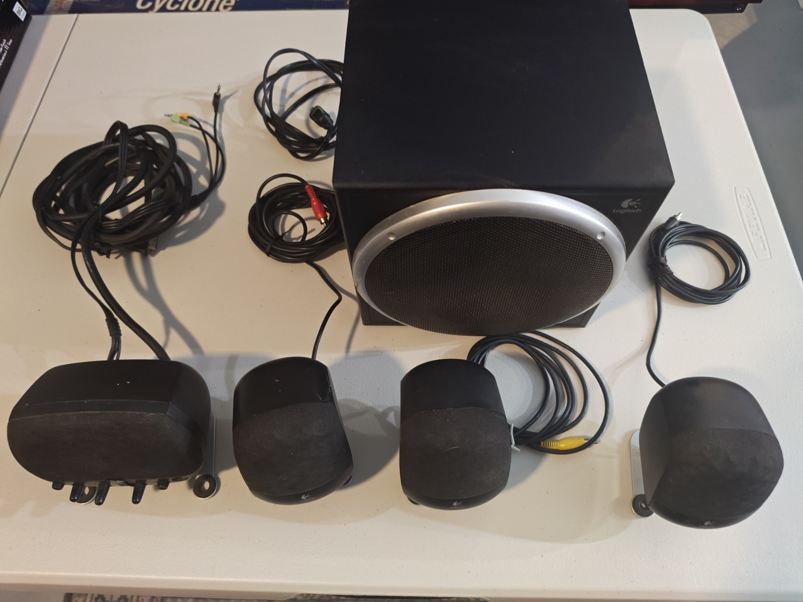 Logitech Z-640 5.1 Surround Sound Speaker System 