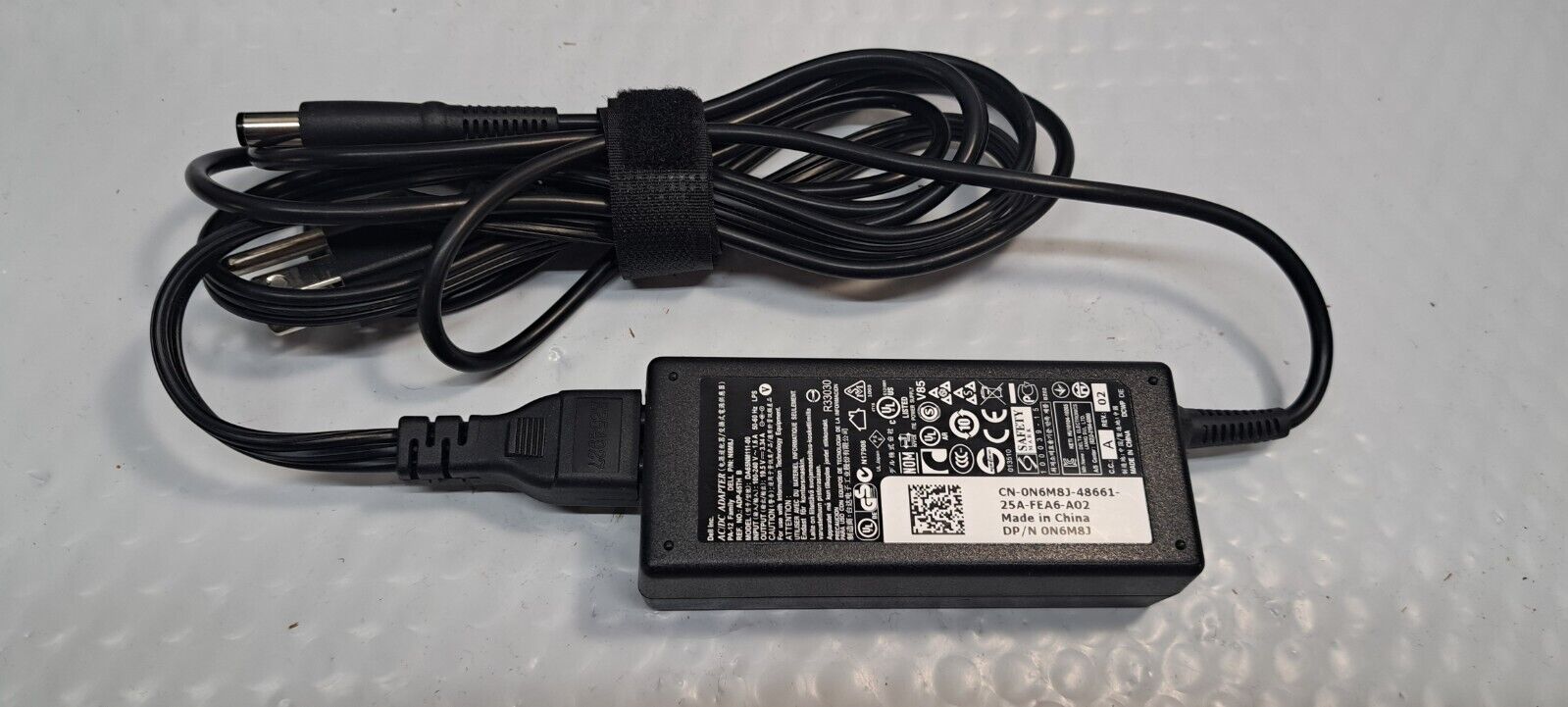 DELL 0N6M8J 19.5V 3.34A 65W Genuine Original AC Power Adapter Charger