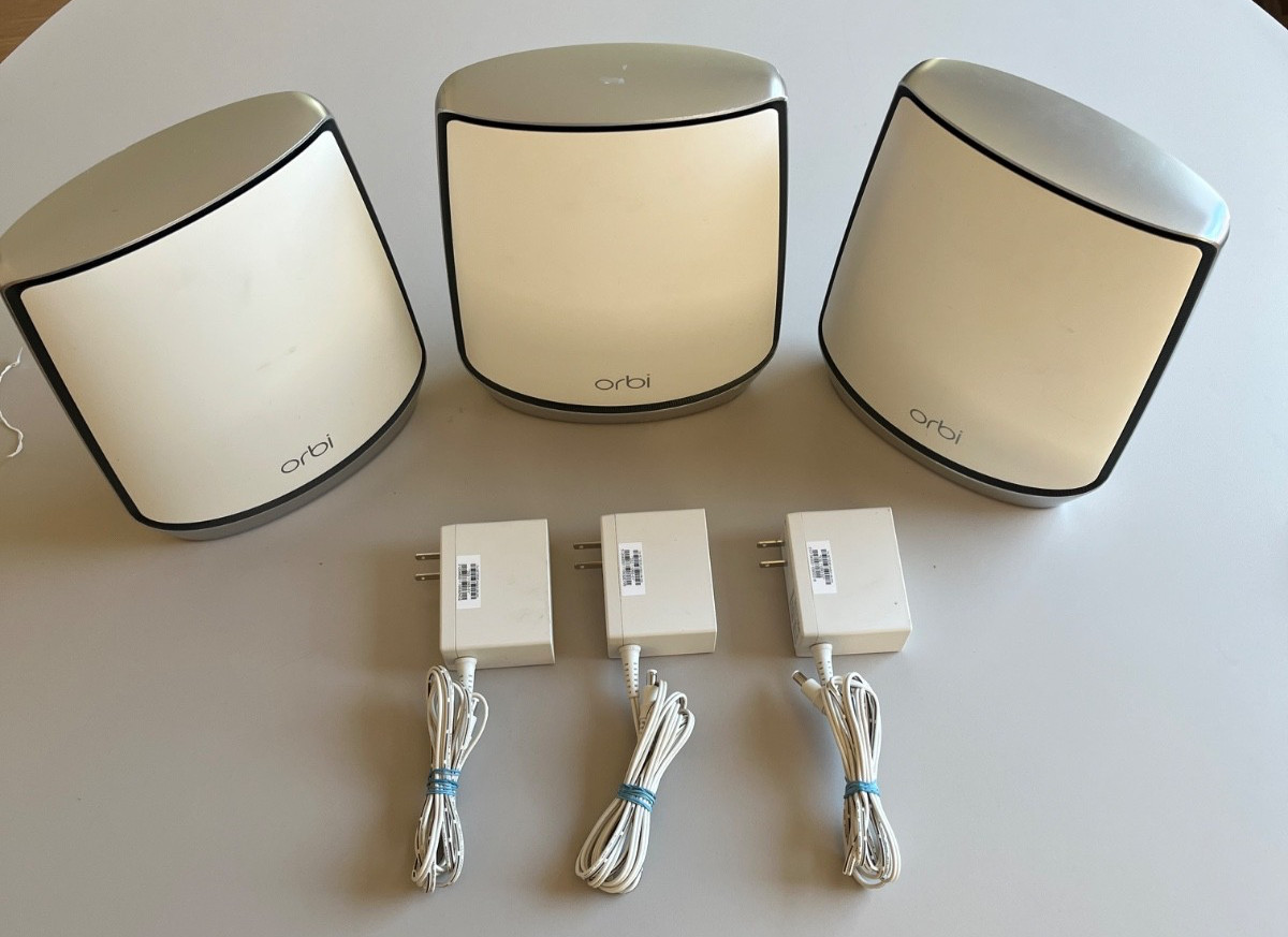 NETGEAR Orbi RBR850 Router x RBS850 Satellite Units w Power Cords Same Day Ship