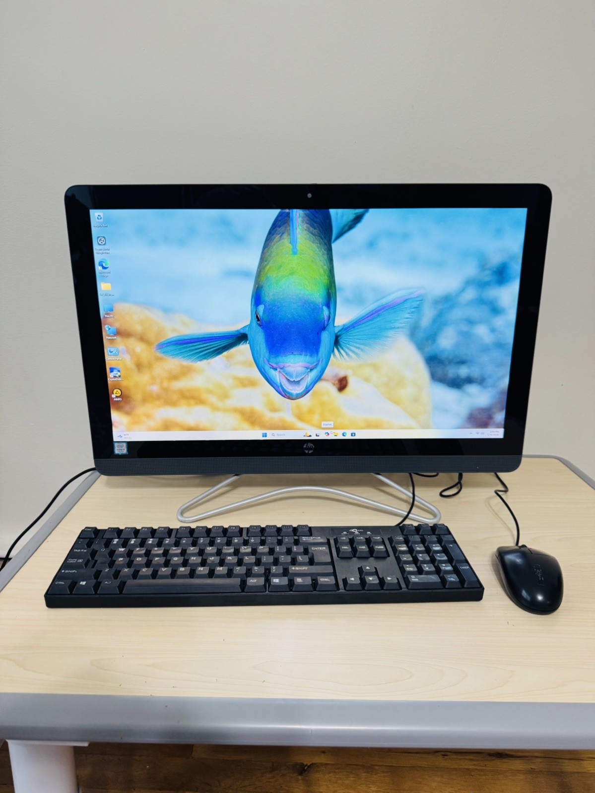 Hp Pavilion 24”Touch screen/i3-7100U CPU @ 2.40GHz 4cores/ssd120/hdd1Tb/ram12Gb