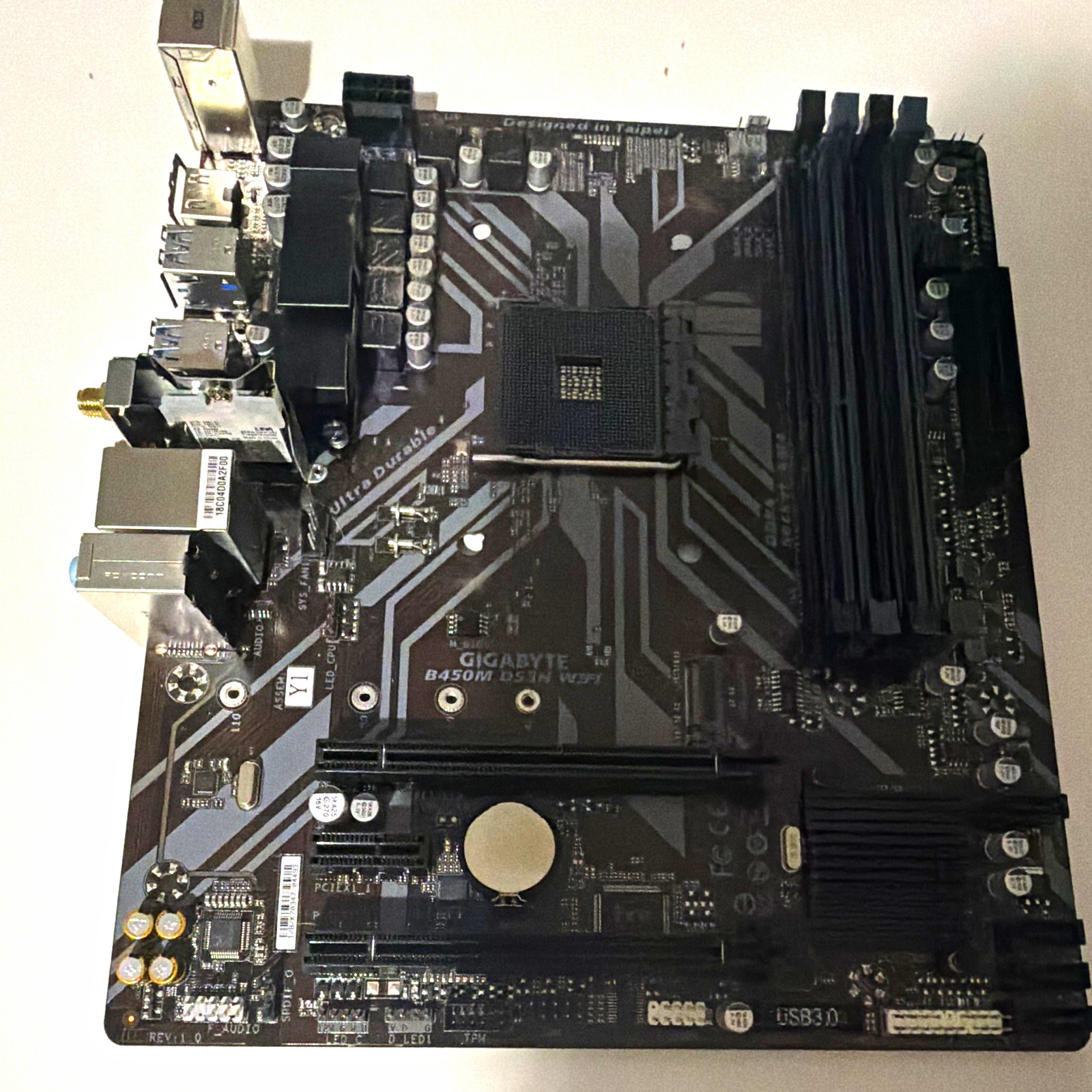 GIGABYTE B450M DS3H WIFI MicroATX AM4 AMD DDR4 4-DIMM Motherboard