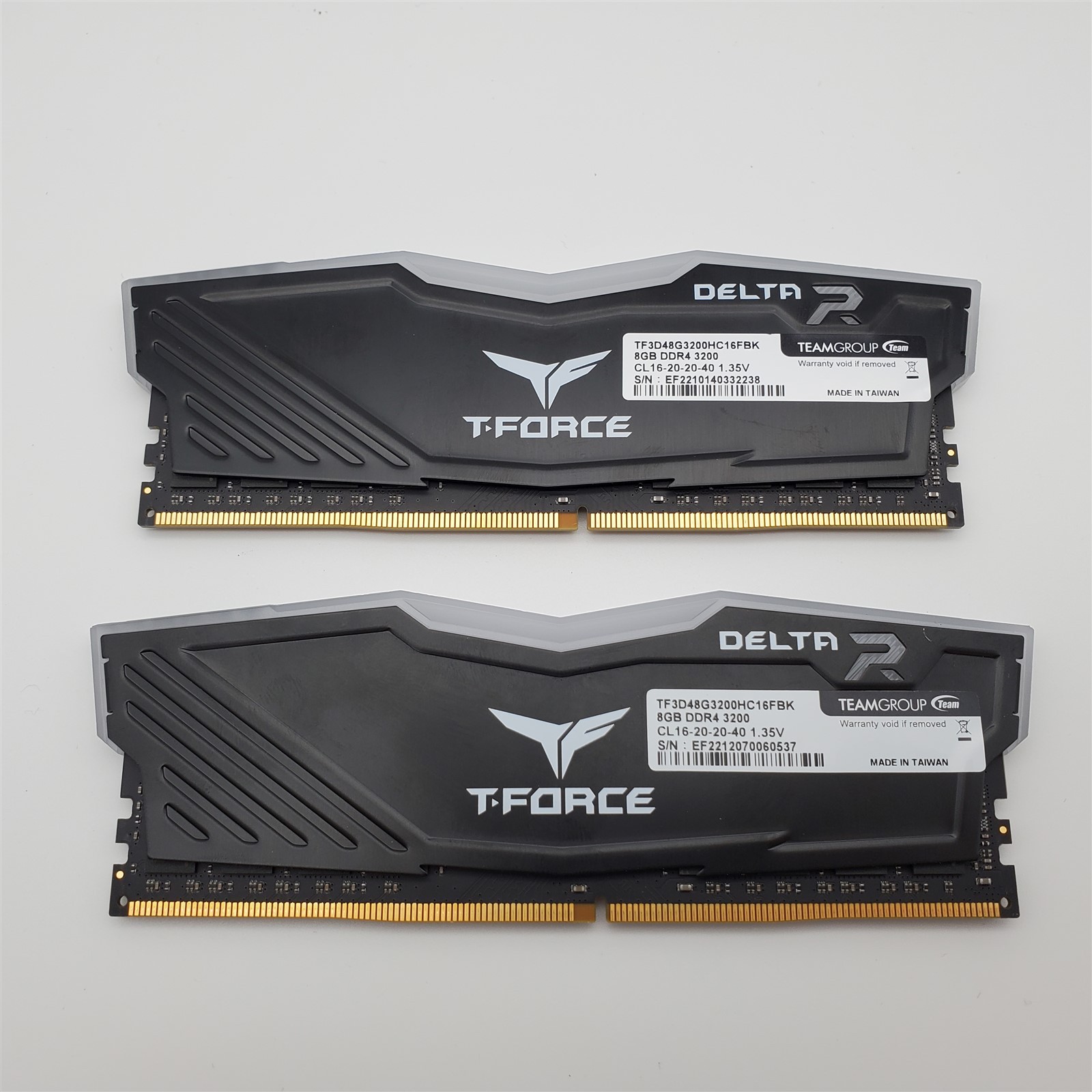 TeamGroup T-Force Delta R 16GB (2x8GB) DDR4 3200MHz RAM (TF3D48G3200HC16FBK)