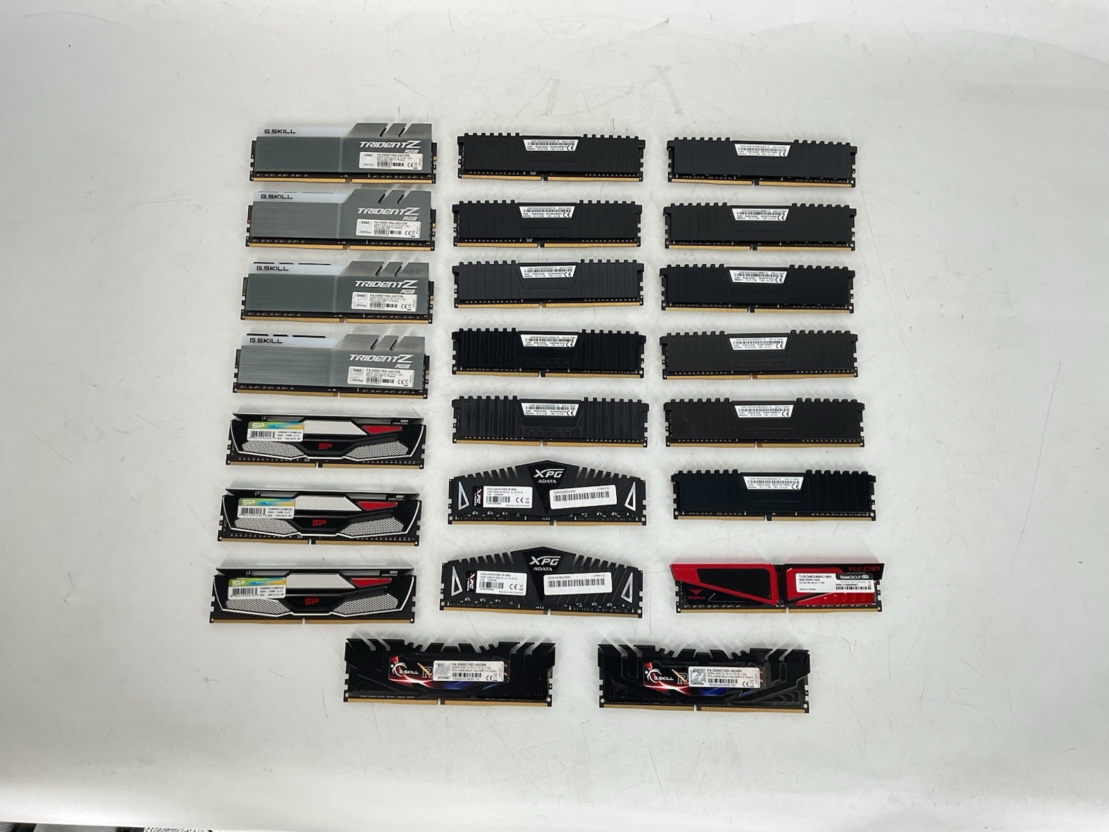 LOT OF 23 Mixed 8GB DDR4 Shielded RAM Desktop Mixed Brands & Speeds - All Tested