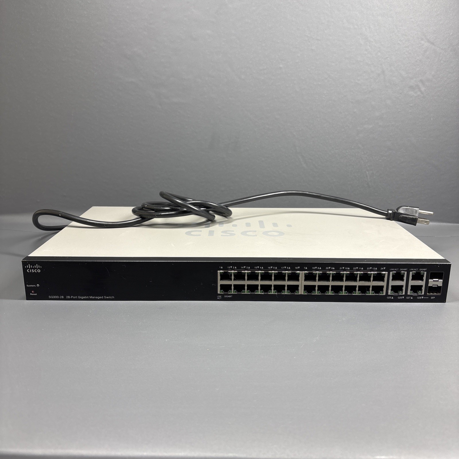 Cisco SG300-28 28-Port Gigabit Managed Switch SRW2024-K9 V03 w/ Power Cable