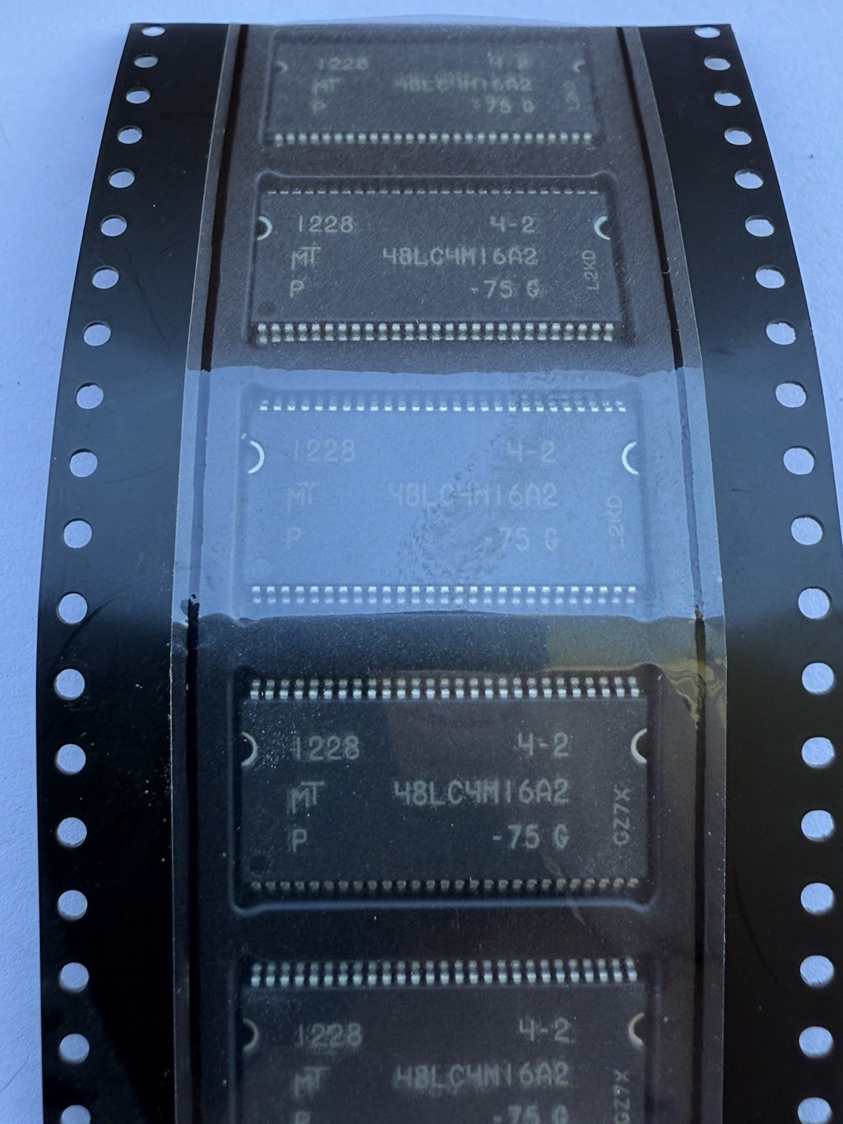 MT48LC4M16A2P ic (5 PCs) MICRON TECHNOLOGY 