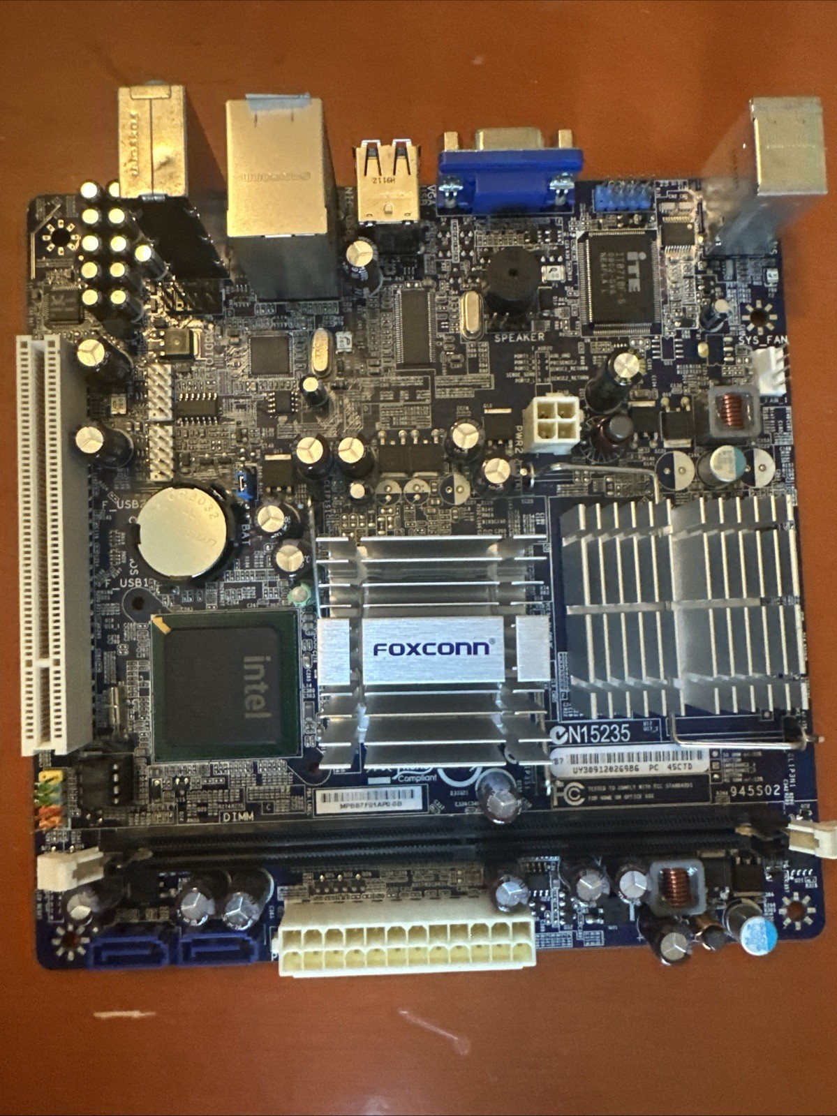 Foxconn PC 45CTD Mini- ITX VGA DDR 2 PCI SATA SYSTEM BOARD N15235