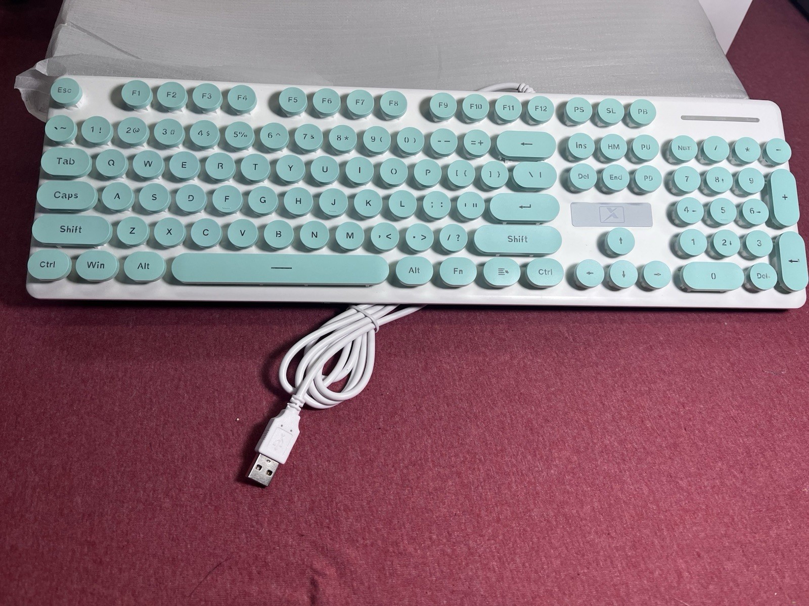 Surmen V300 Wired Keyboard-GREEN PUNK RETRO VERSION lighted