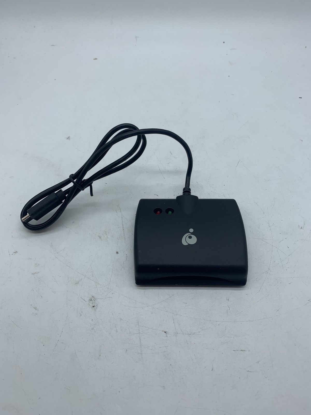 IOGEAR GSR205 USB-C Smart Card Reader Universal Compatibility w/ 