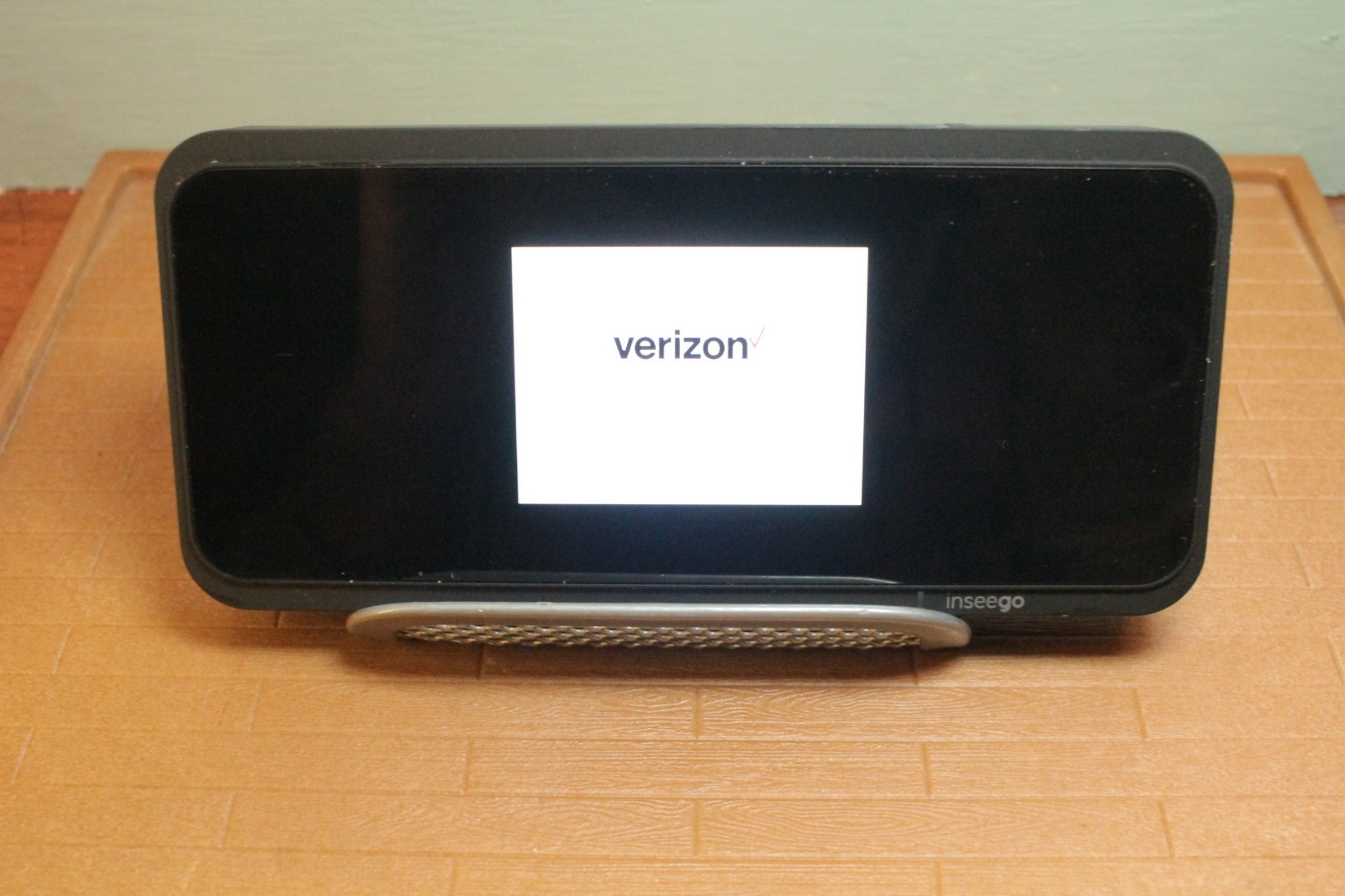 Inseego MiFi 5G M2100 Wi-Fi Hotspot Modem 5G Verizon Black USB-C