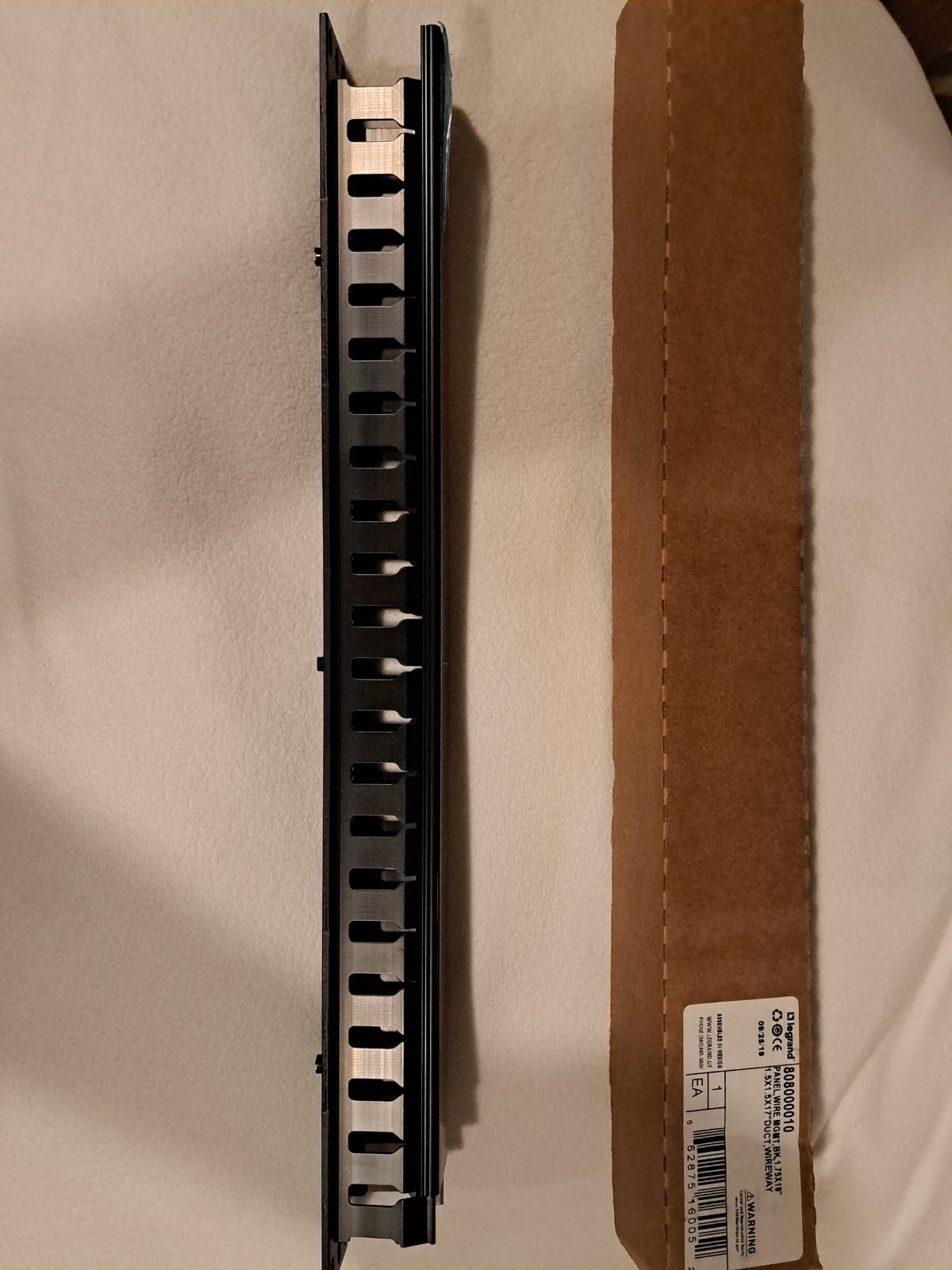 Legrand 19 Inch Closed Cover Finger Duct Cable Management Panel