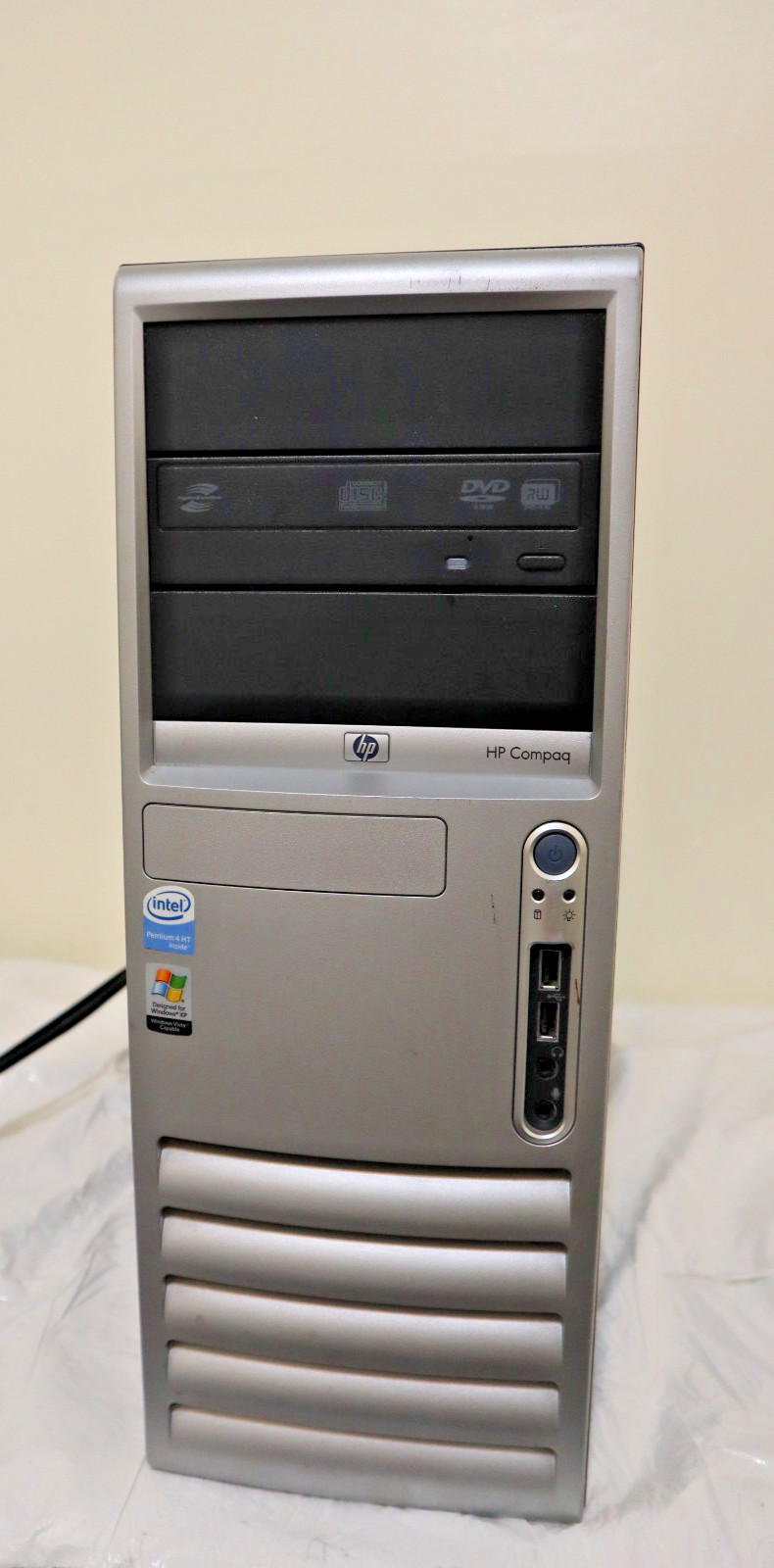 HP Compaq dc7600 Desktop Computer Powers on No HD/OS