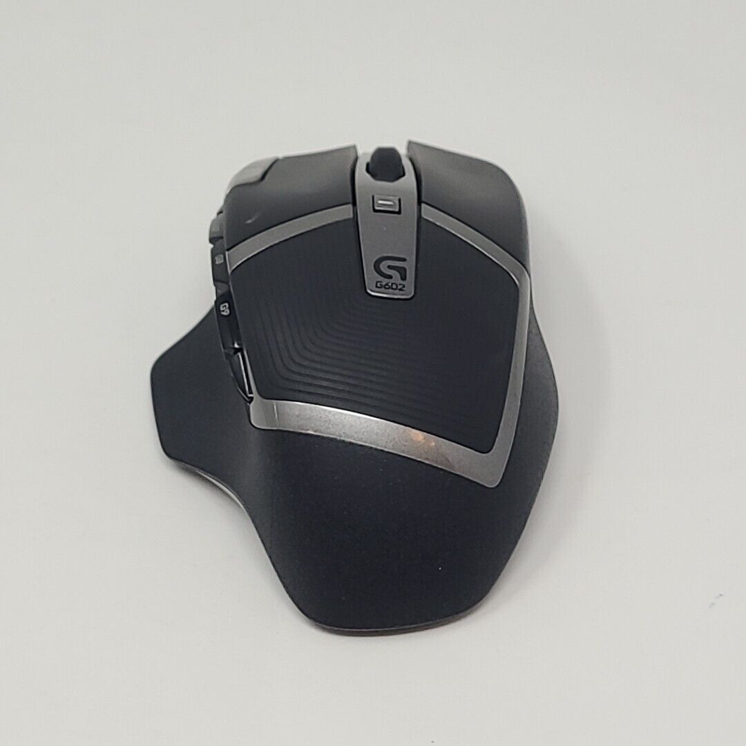 Logitech G602 Wireless Gaming Mouse - No USB Receiver - Powers On