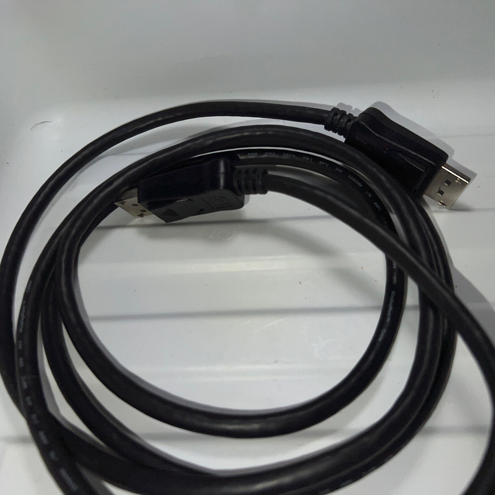 Hotron 6Ft M-M DP Display Port Cable E246588 Locking 